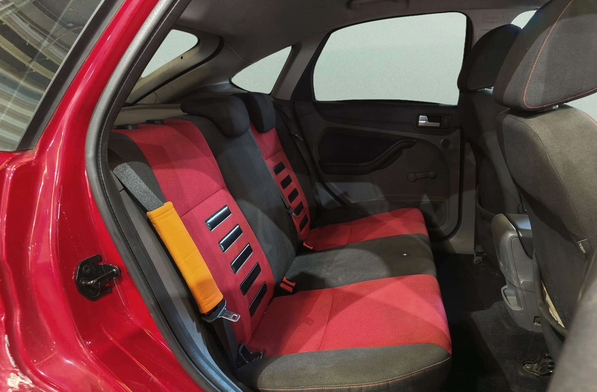 Ford Focus 1.6 TDCi Titanium - foto 13