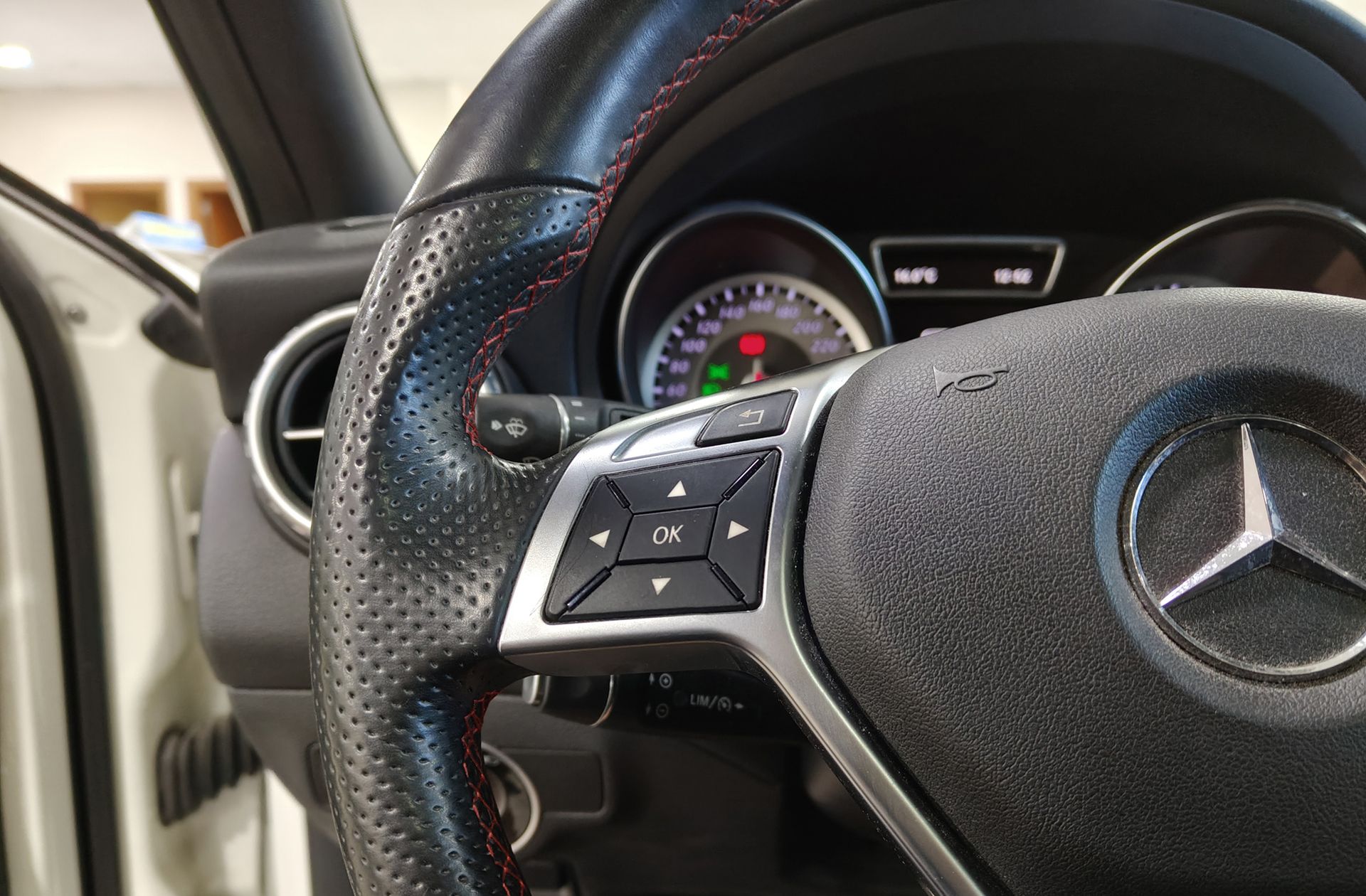 Mercedes-Benz GLA 200 d AMG Line - foto 29