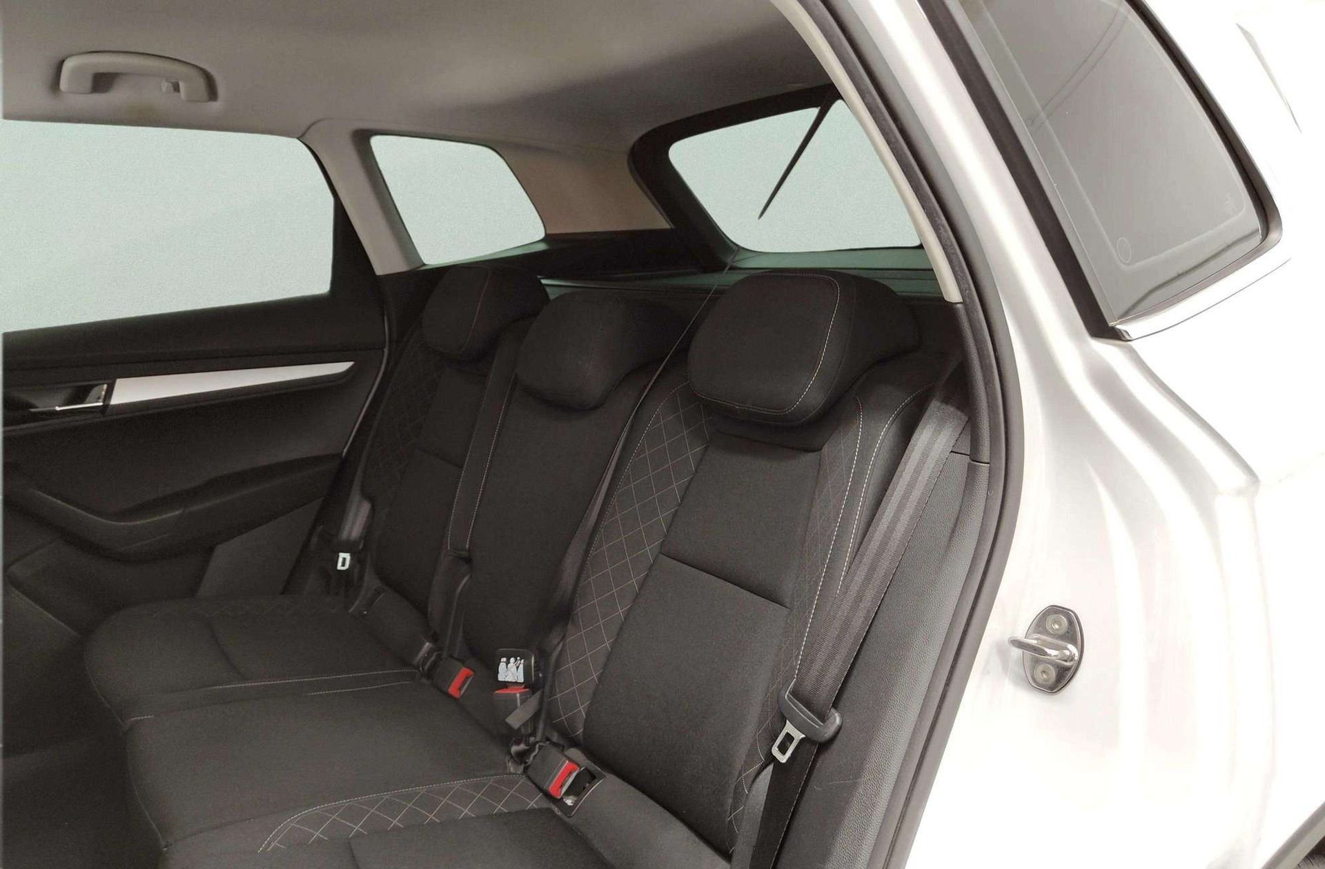 Škoda Karoq 1.5 TSI ACT Ambition DSG - foto 15