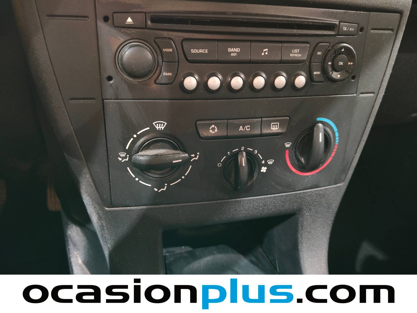 Extras y acabados del Citroën C4 Citroën C4 1.4 LX (90 CV)