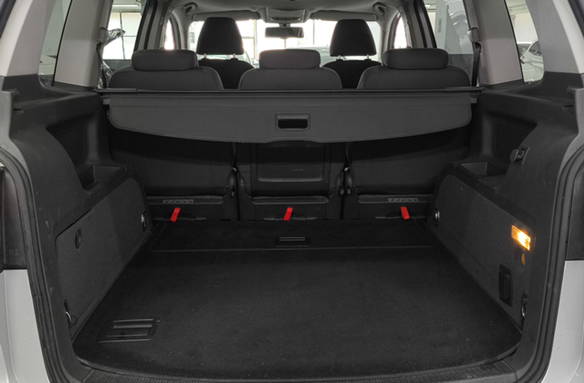 Volkswagen Touran Advance 2.0 TDI - foto 15