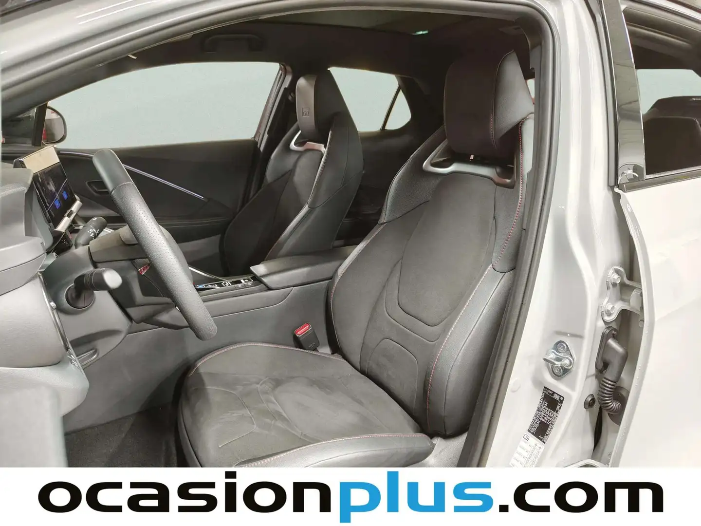 Foto Toyota C-HR TOYOTA C-HR 220PH GR Sport (223 CV)