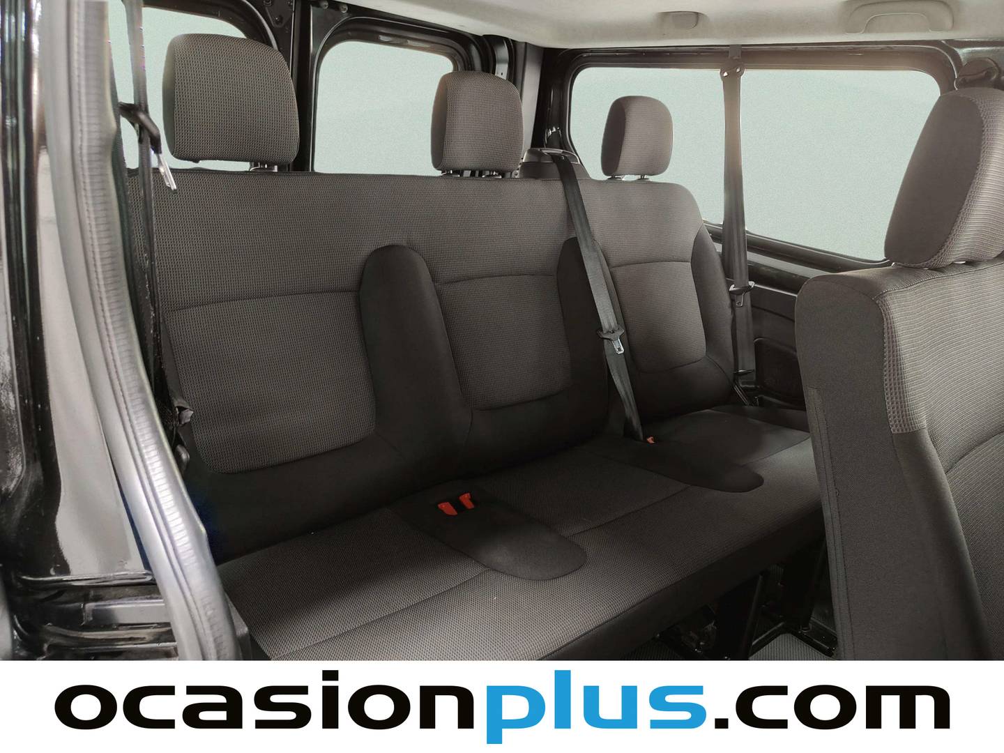 Foto asientos delanteros Nissan Primastar Nissan Primastar 2.0 dCi L2H1 Go (150 CV) 9 Plazas