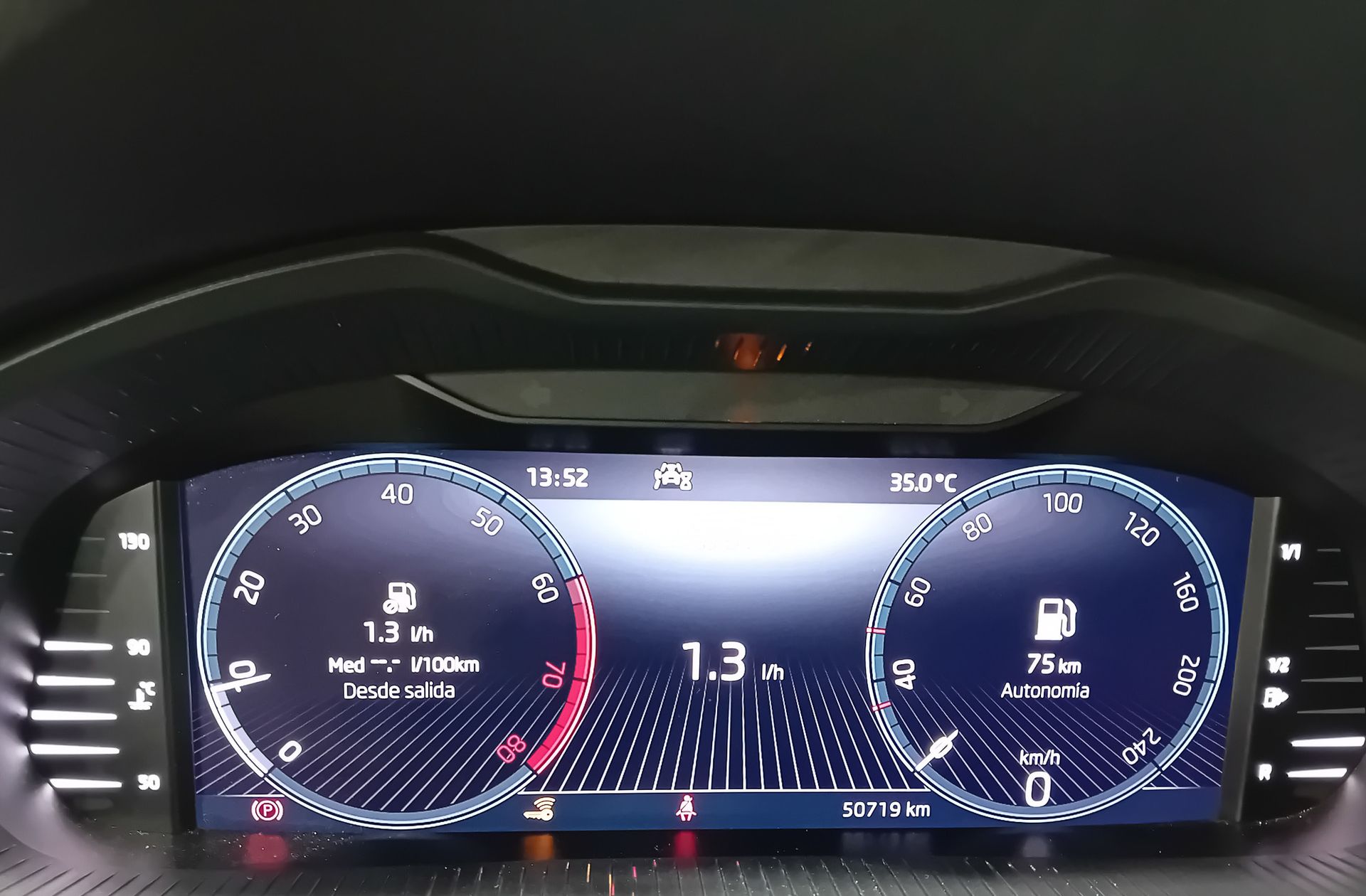 Škoda Scala 1.5 TSI Emotion - foto 23