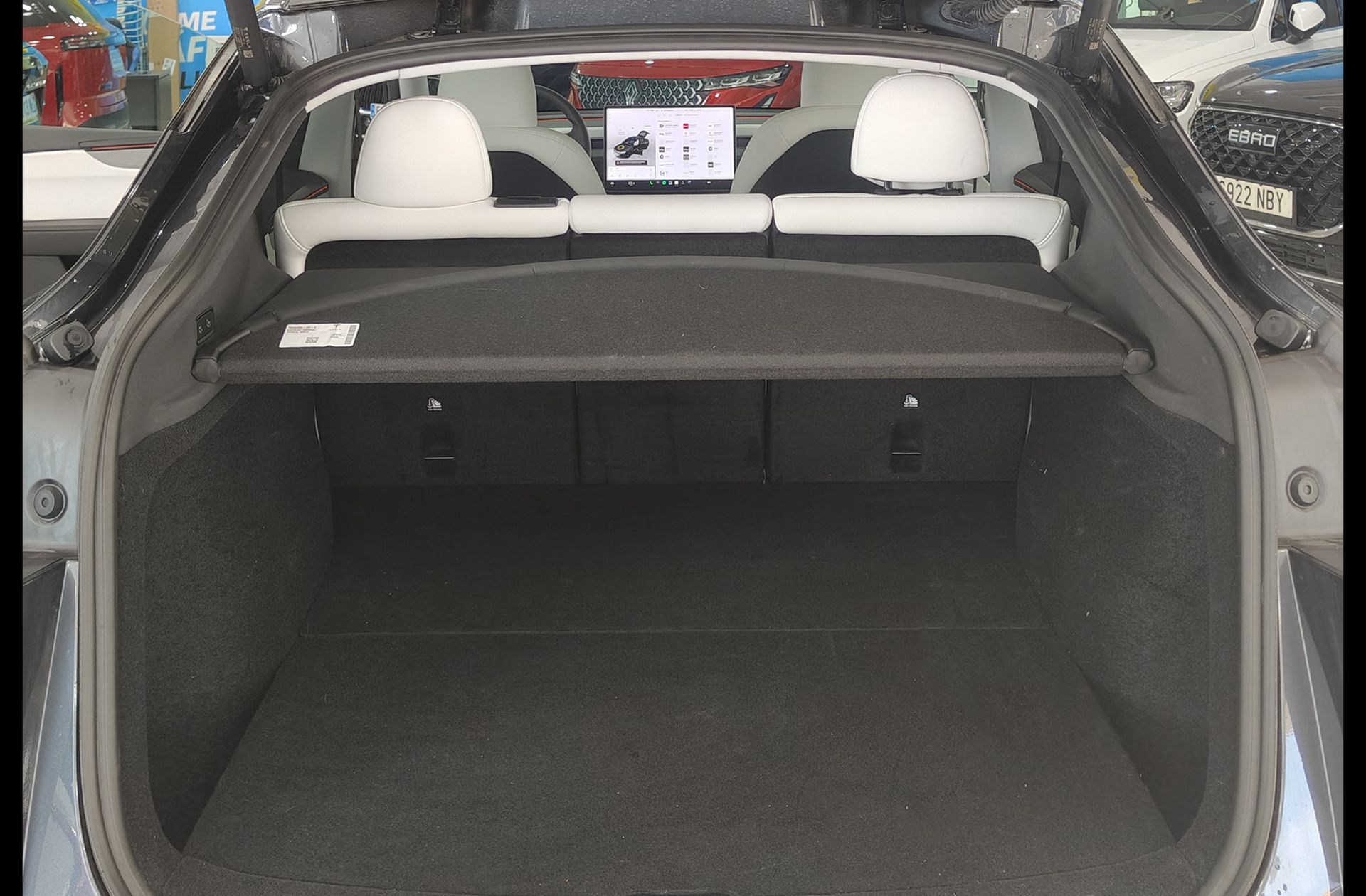 Tesla Model Y Gran Autonomía 4WD - foto 18