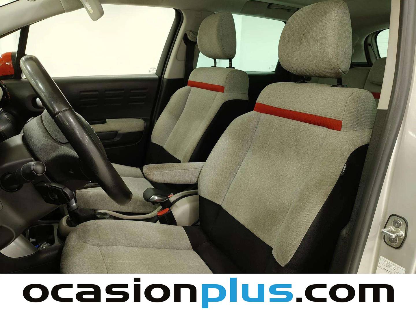 Foto asientos delanteros Citroën C3 Aircross Citroen C3 Aircross PureTech 110 S&S Shine EAT6 (110 CV)