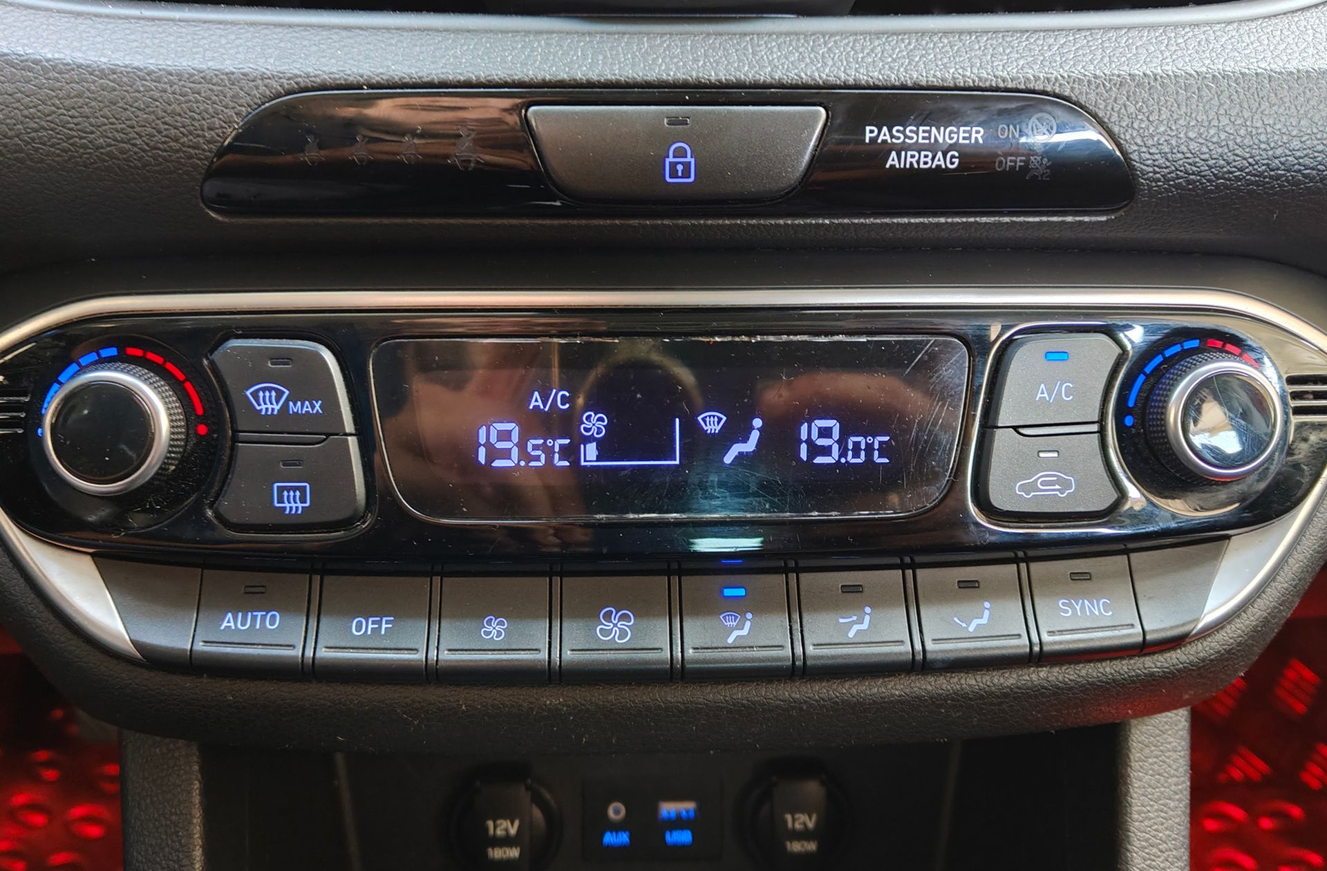 Hyundai i30 1.6 CRDi Tecno Fastback - foto 32