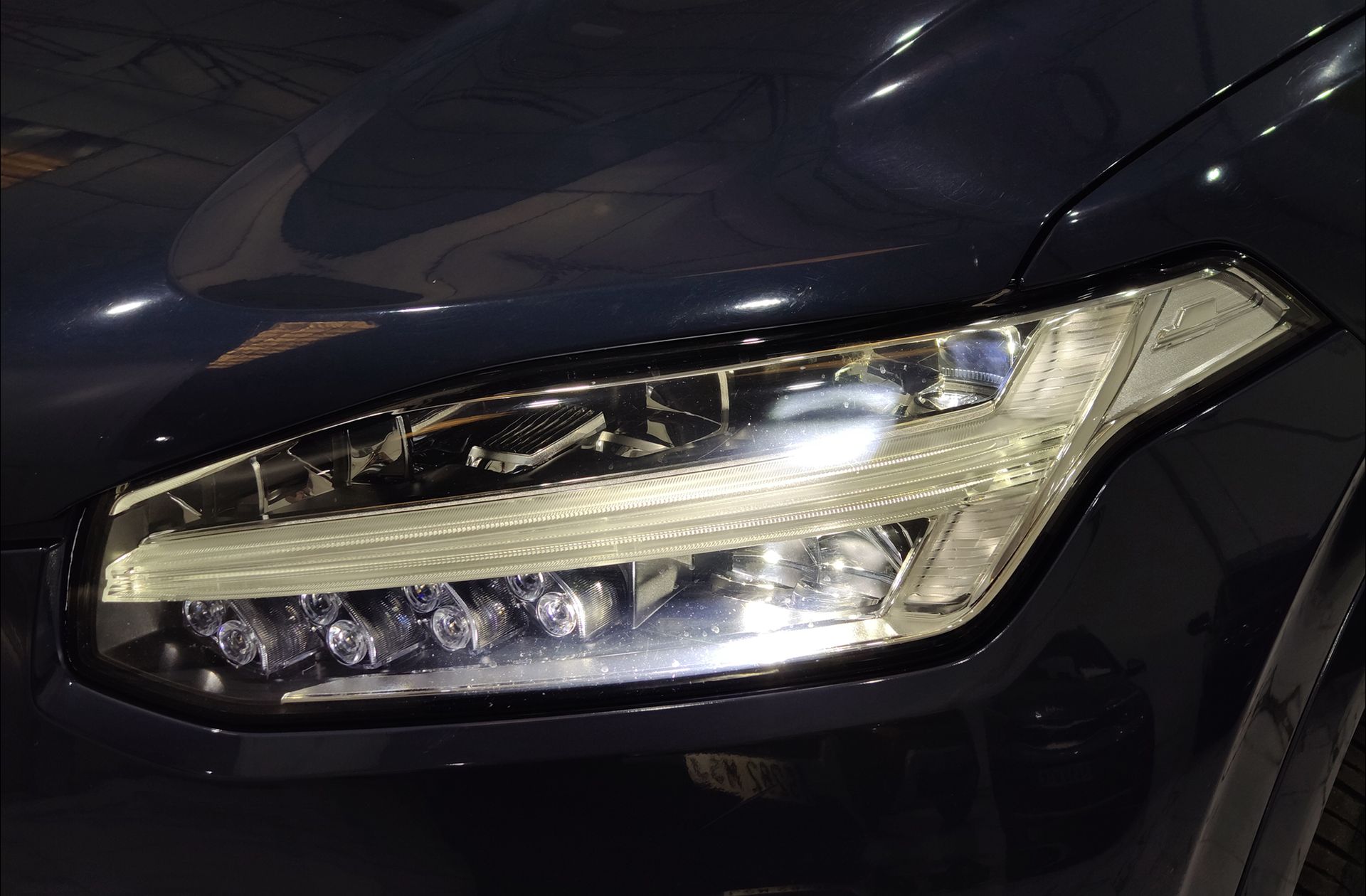 Volvo XC90 D5 Momentum AWD 7 plazas - foto 18