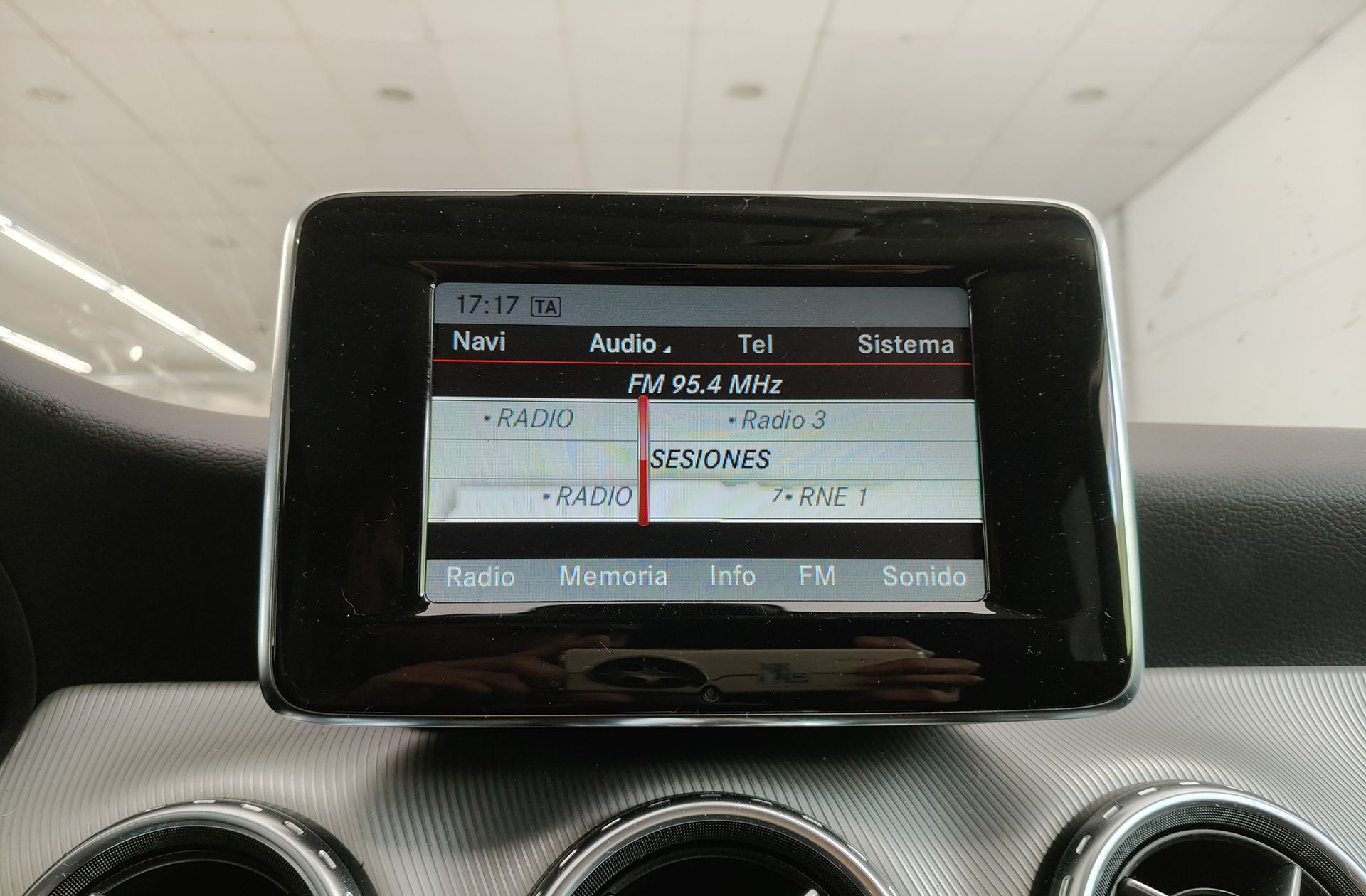 Mercedes-Benz GLA 220 CDI Urban 4Matic - foto 34