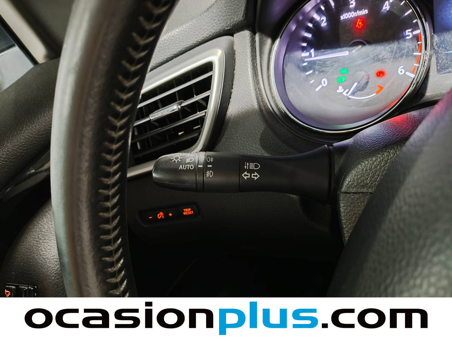 Equipamiento del Nissan QASHQAI Nissan Qashqai dCi 110 S&S Acenta 4x2 (110 CV)
