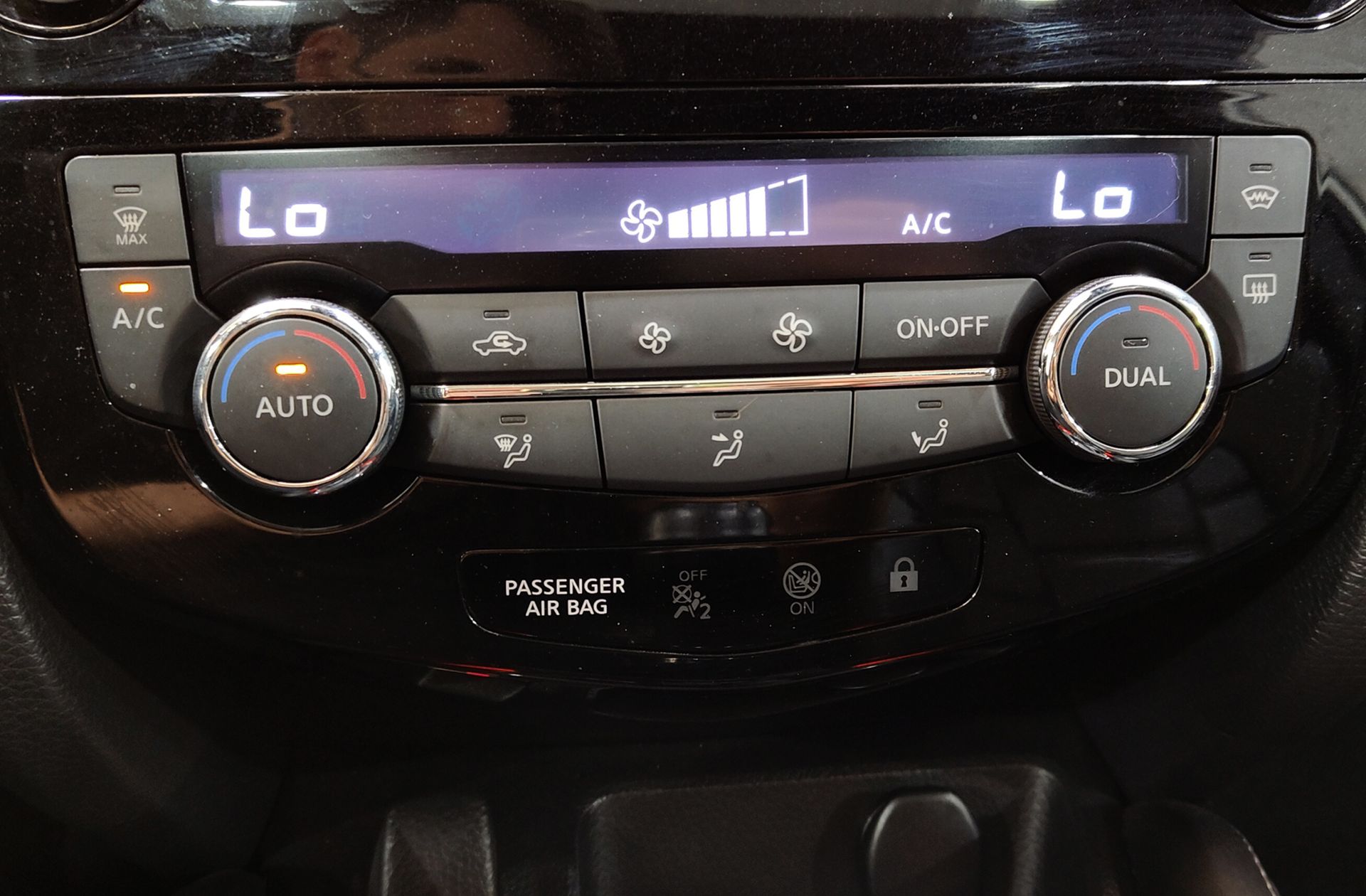 Nissan Qashqai dCi 150 Tekna+ - foto 39