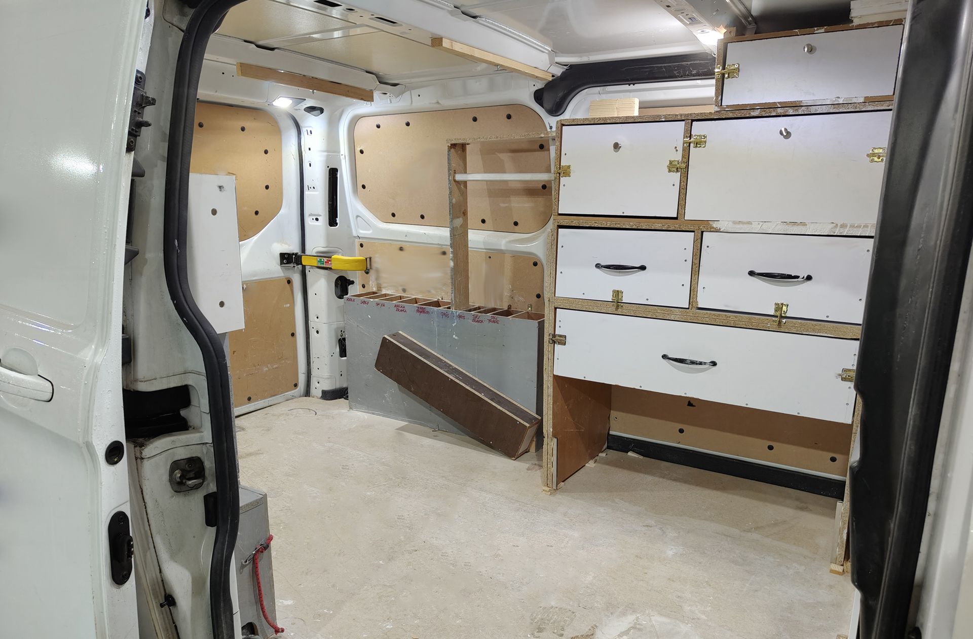 Ford Transit Custom Furgon 2.0 TDCi MHEV Trail 300 L1 - foto 16