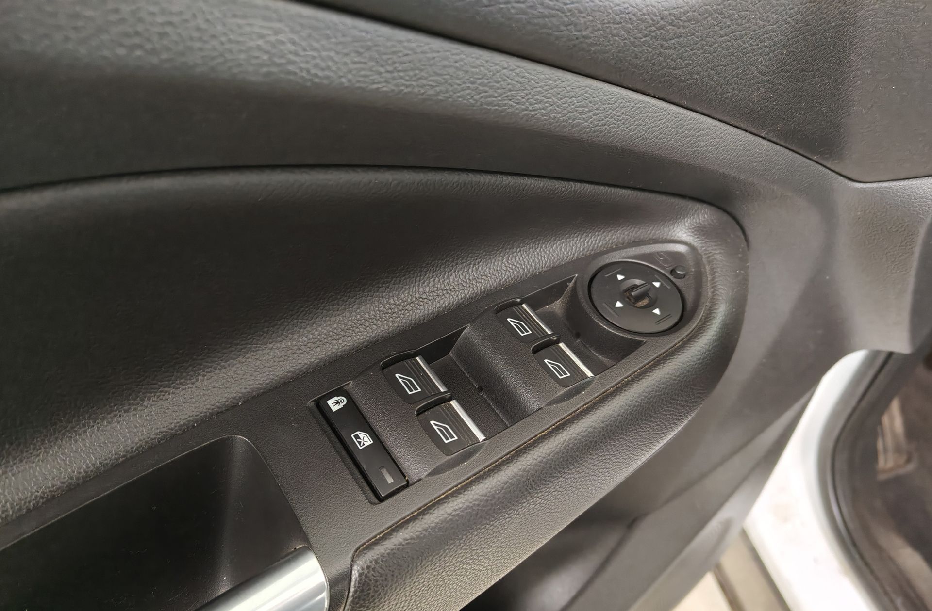 Ford Kuga 1.5 TDCi Titanium 4x2 - foto 31