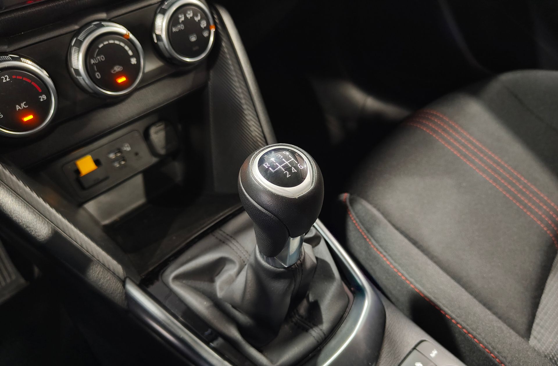 Mazda Mazda2 e-Skyactiv G Homura - foto 5