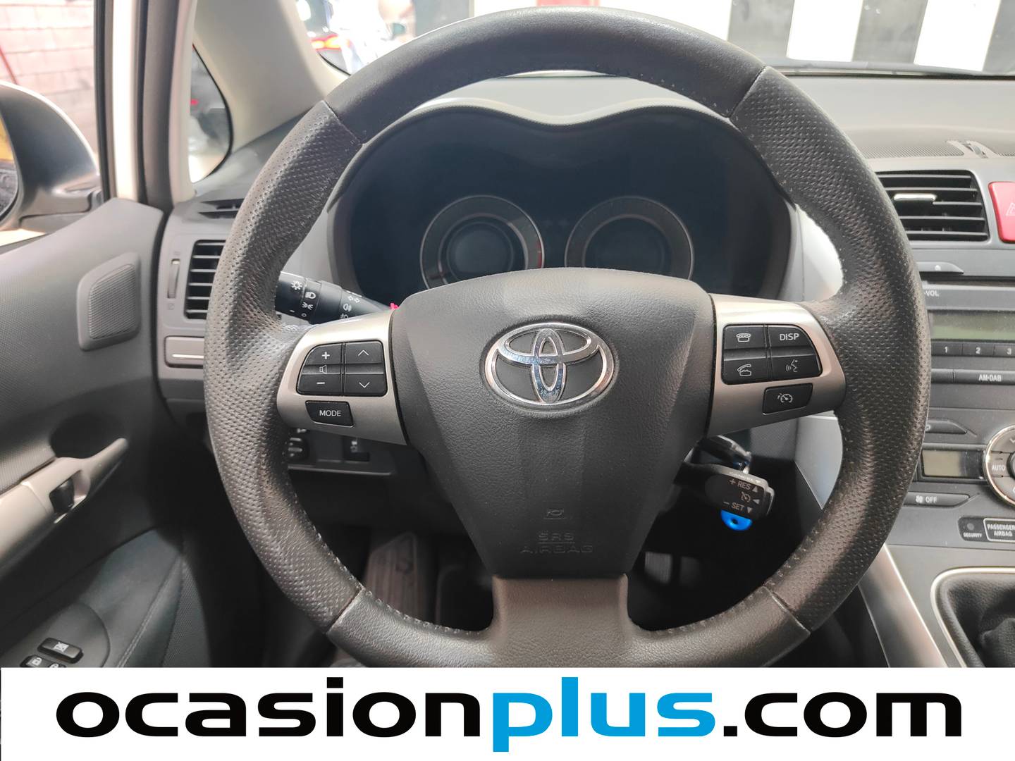 Toyota Auris Toyota Auris 1.6 VVT-I Active (132 CV) 2011