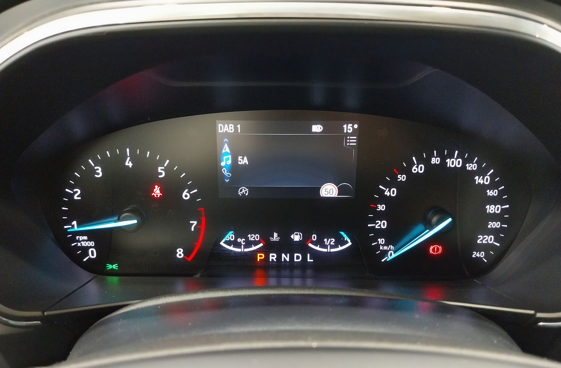 Ford Focus 1.0 EcoBoost MHEV Active - foto 25