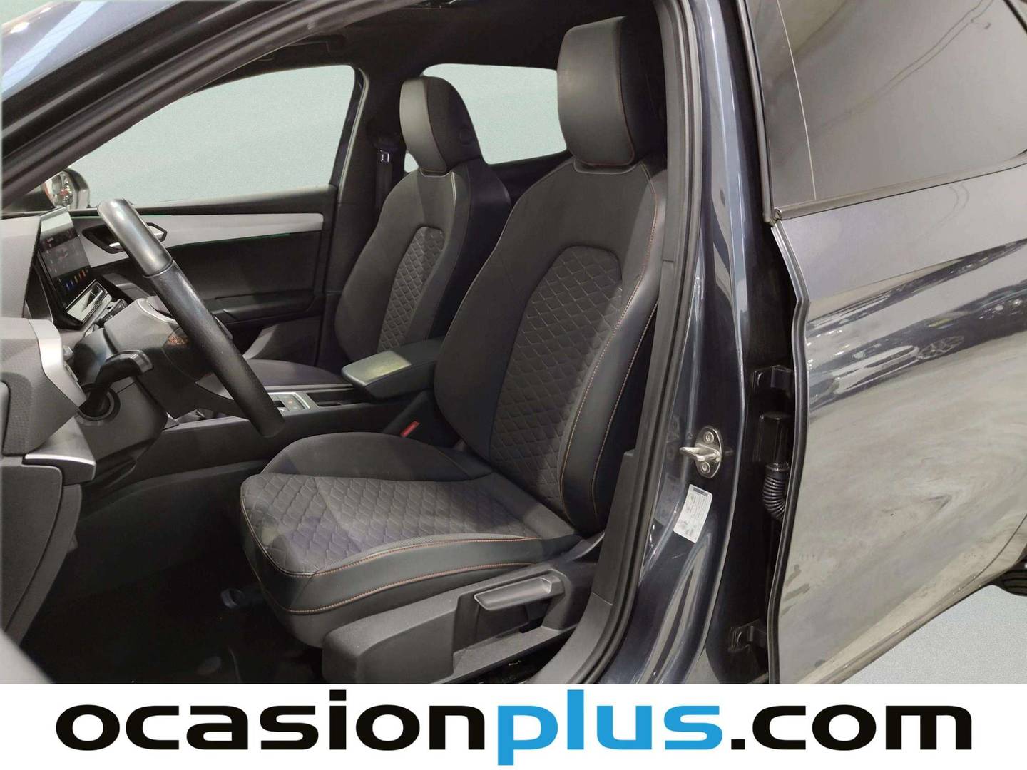 Foto asientos delanteros Seat León Seat León 1.5 TSI S&S FR Go L (150 CV)