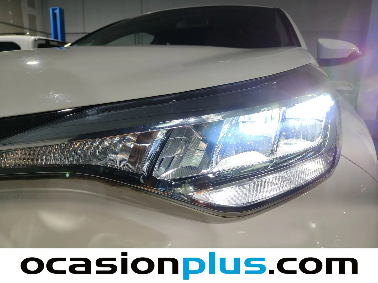 Foto Toyota C-HR Toyota C-HR 1.8 125H Active (122 CV)