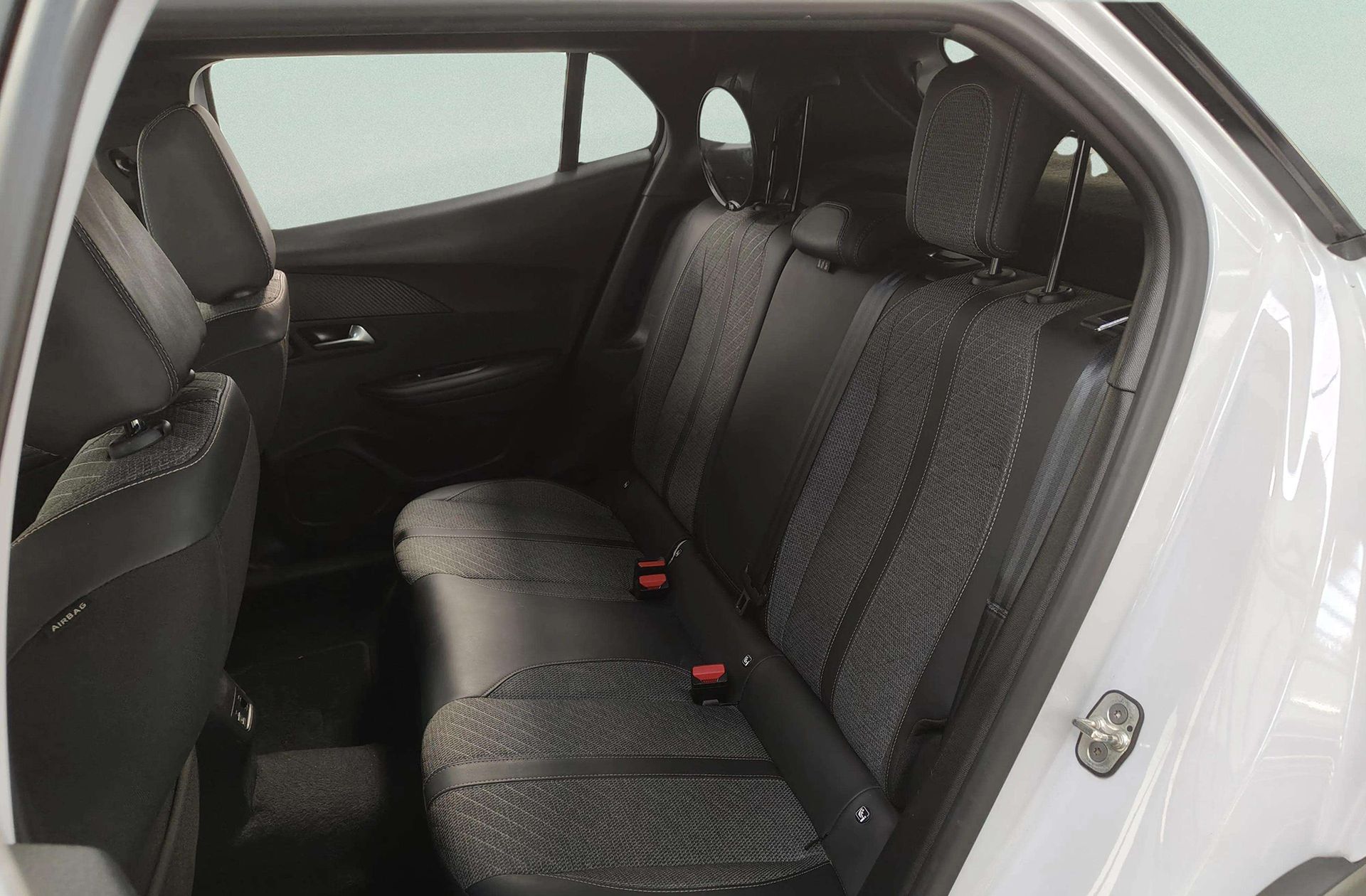 Peugeot 2008 PureTech 100 Allure - foto 12