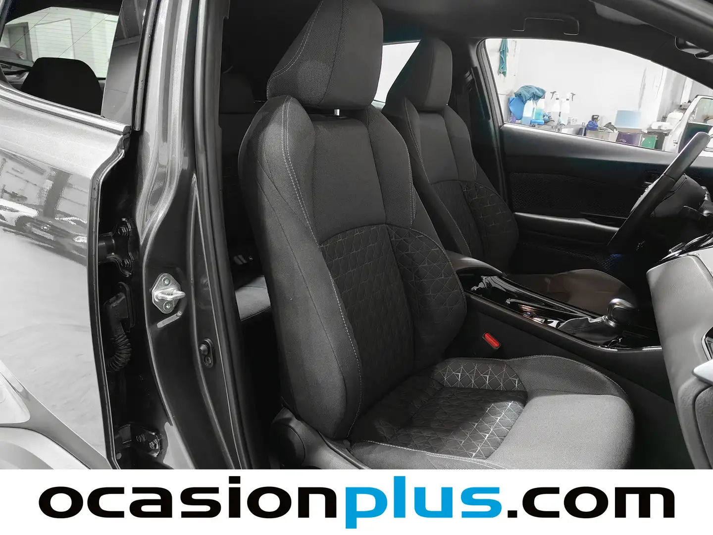 Foto Toyota C-HR Toyota C-HR 180H Advance (184 CV)