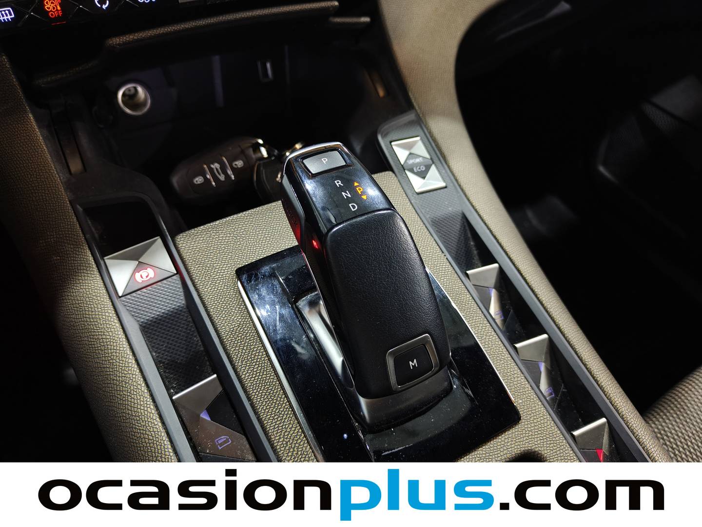 Foto DS DS 7 Crossback DS DS7 Crossback BlueHDi 130 DE Bastille + AT (130 CV)