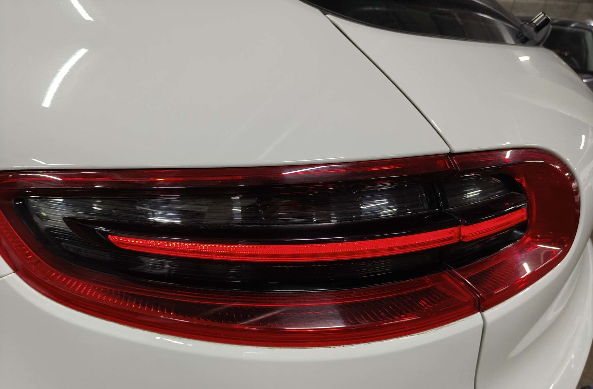 Porsche Macan Turbo - foto 18