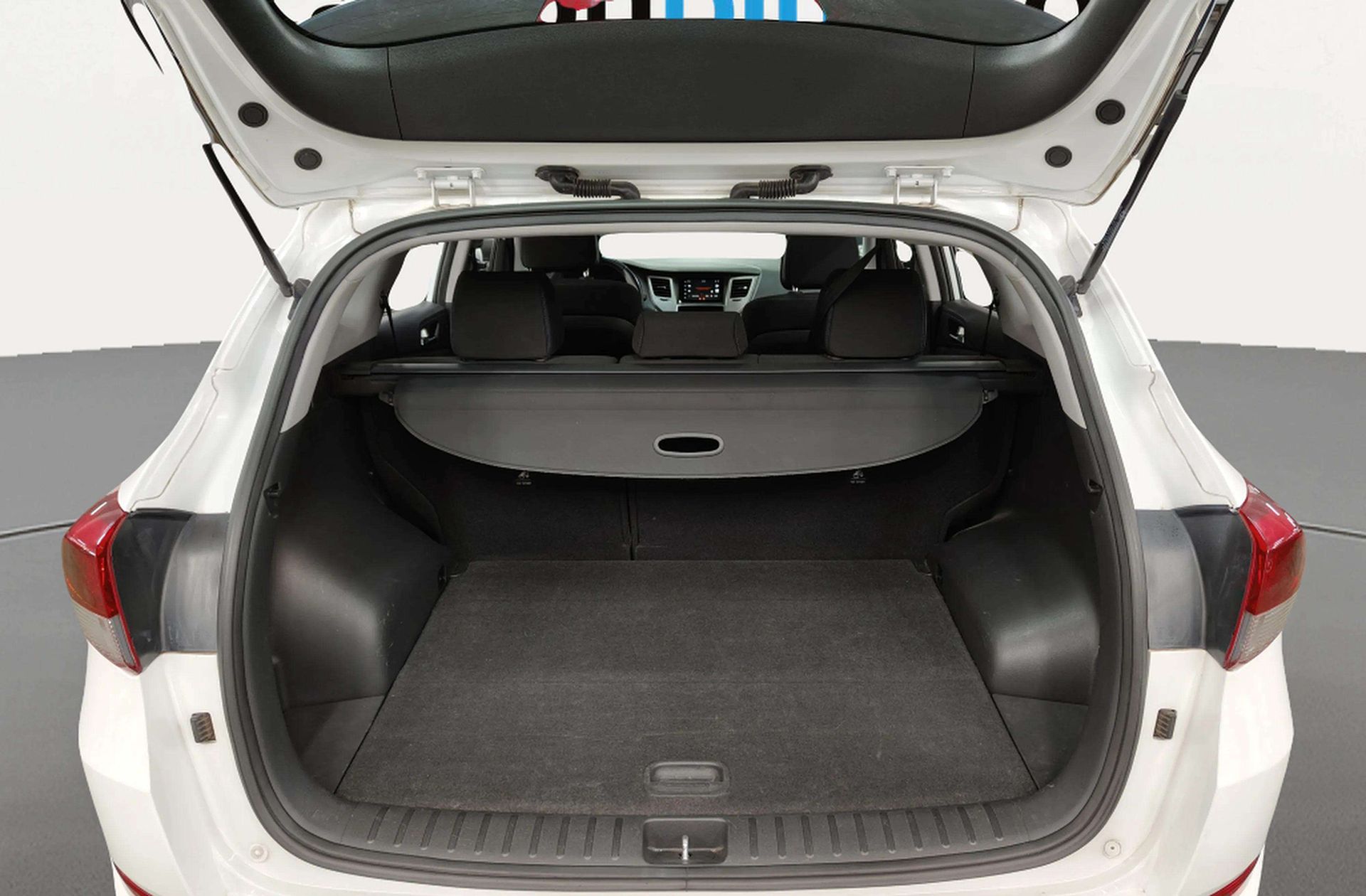 Hyundai Tucson 2.0 CRDi BlueDrive Klass Sky 4x2 - foto 15