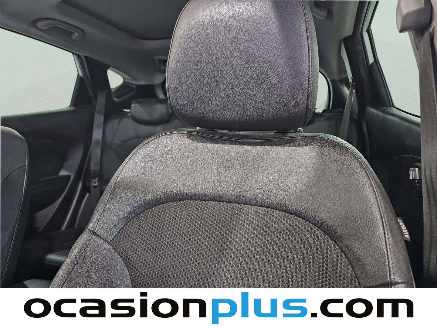 Equipamiento del Hyundai ix35 Hyundai ix35 1.7CRDI Tecno Sky 4x2 (115 CV)