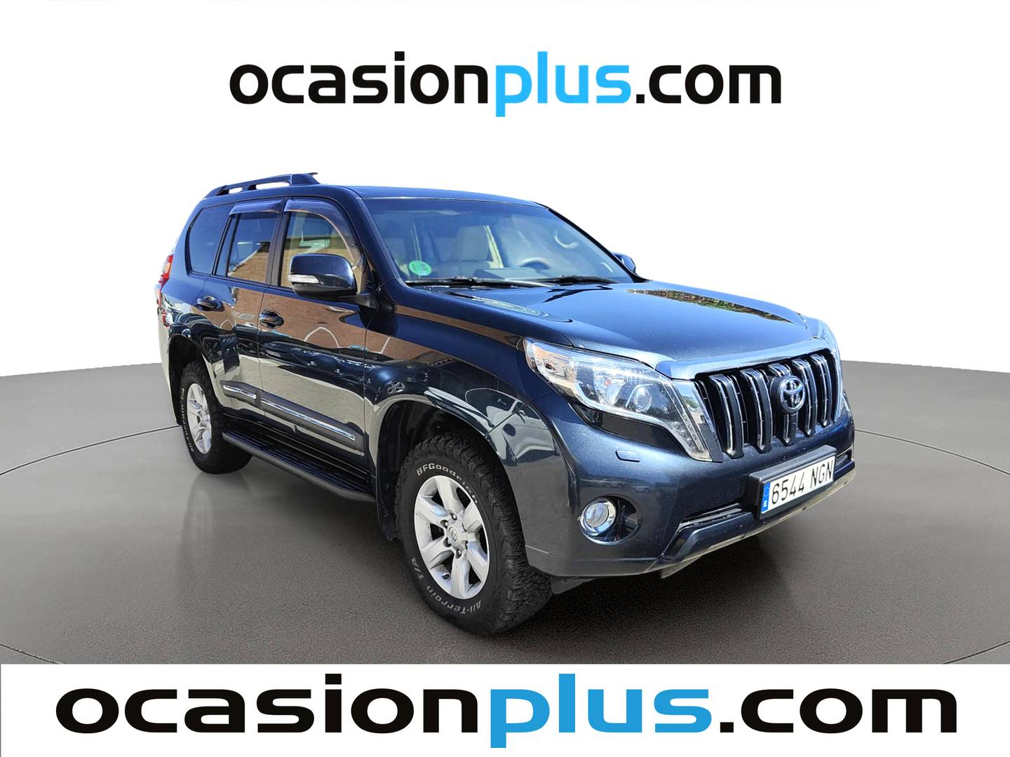 Foto delantera Toyota Land Cruiser Toyota Land Cruiser 2.8 D-4D VX Auto (177 CV) 7 Plazas derecha