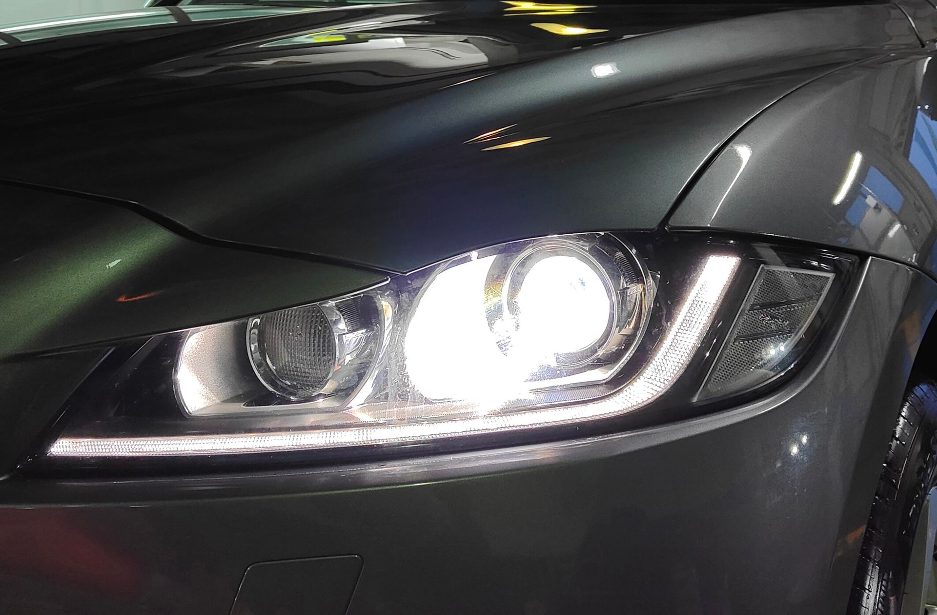 Jaguar F-Pace 2.0T i4 Prestige AWD - foto 16