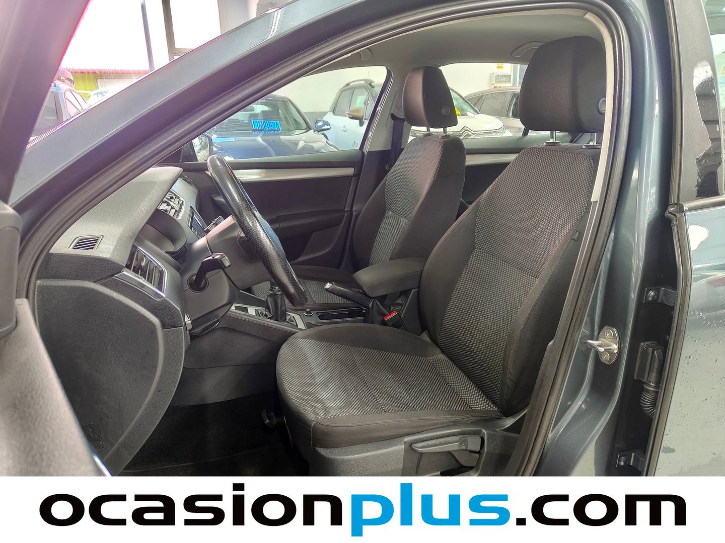 Foto asientos delanteros Skoda Octavia Skoda Octavia 1.6 TDI CR Ambition (110 CV)