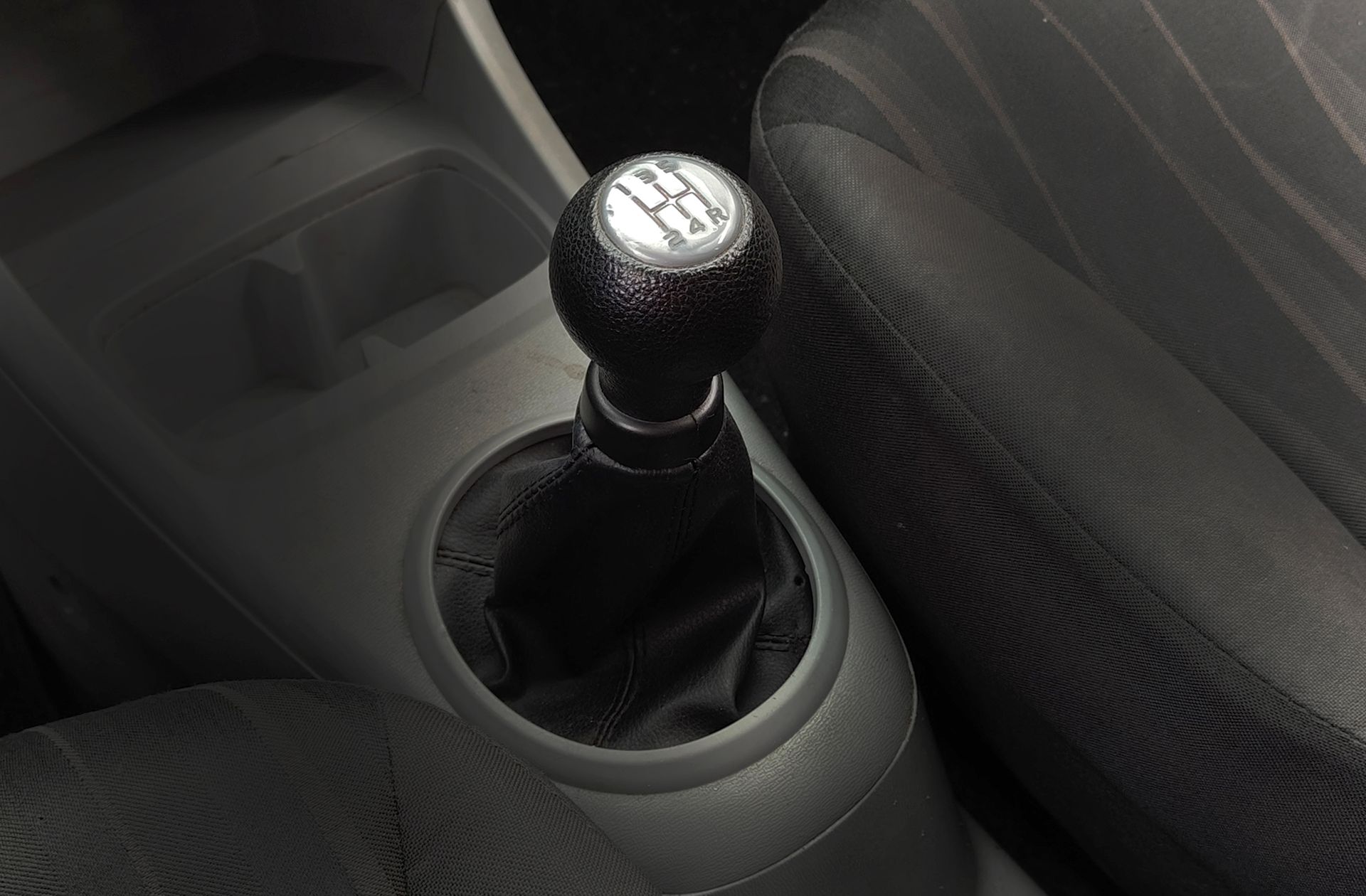 Nissan Pixo 1.0G Visia - foto 5