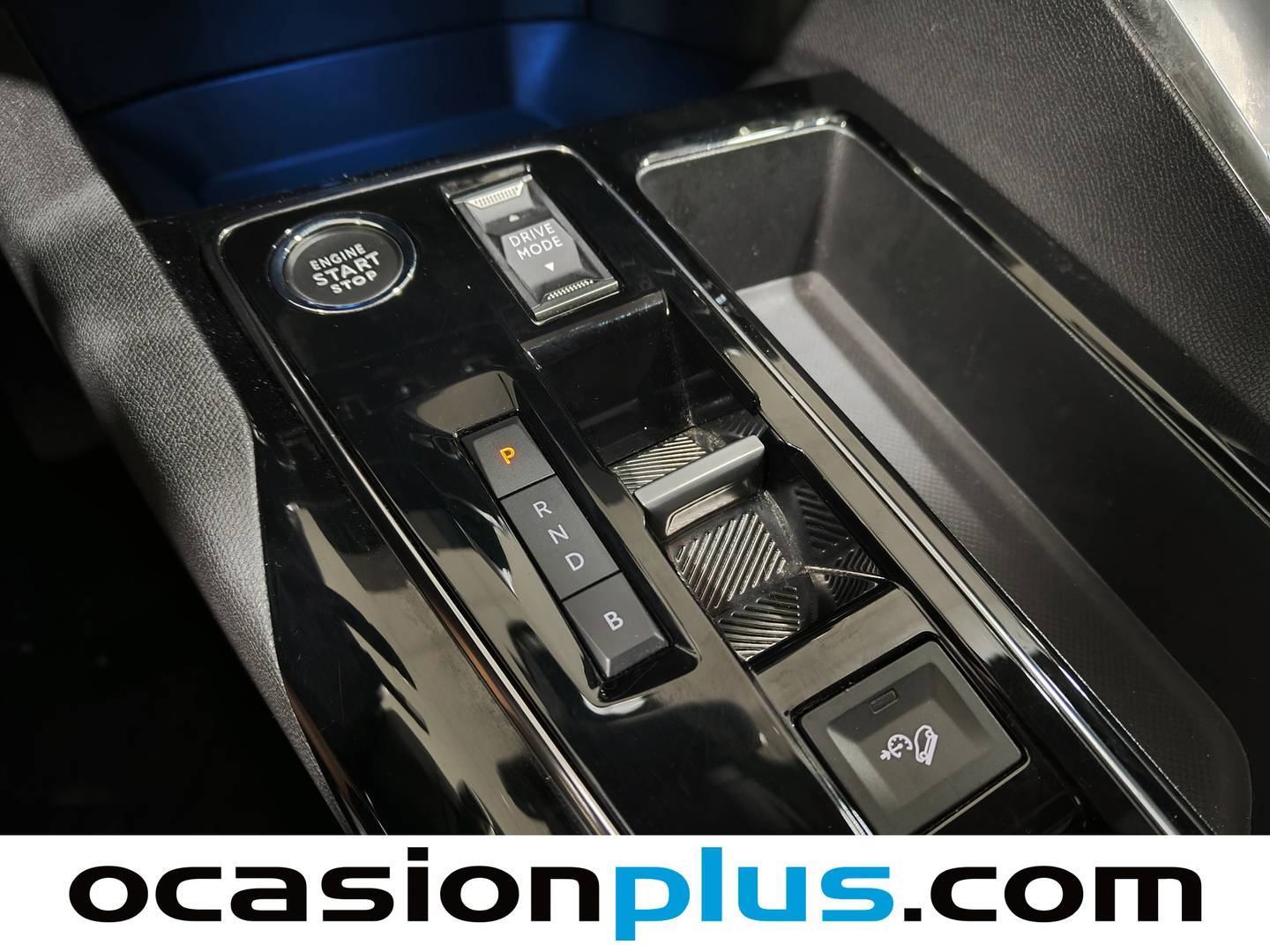 Foto Peugeot 3008 Hybrid Peugeot 3008 Hybrid 300 Allure Pack e-EAT8  (300 CV)