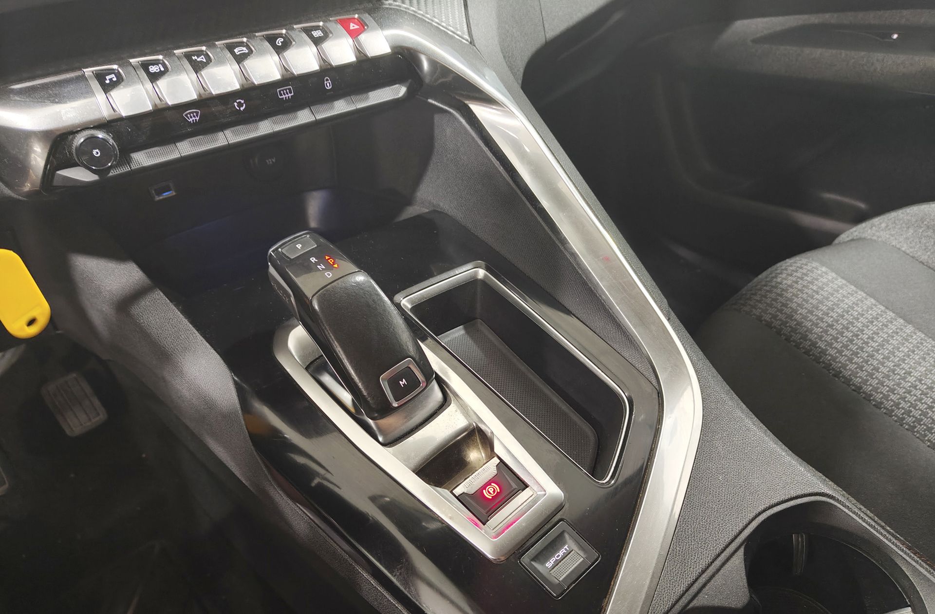 Peugeot 5008 1.6L BlueHDi Active EAT6 7 plazas - foto 5