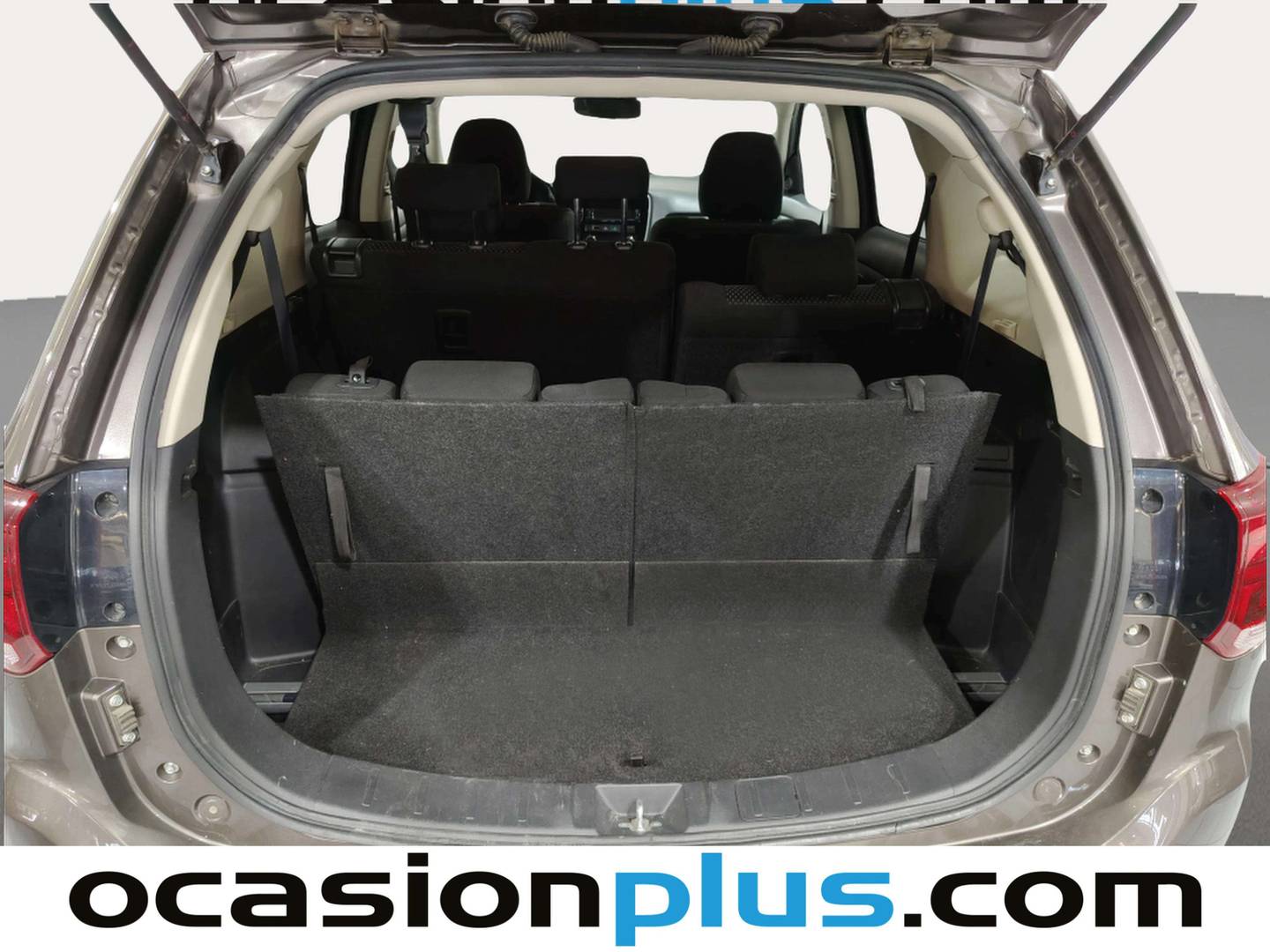 Foto Mitsubishi Outlander Mitsubishi Outlander 220 DI-D Motion 2WD (150 CV) 7 Plazas