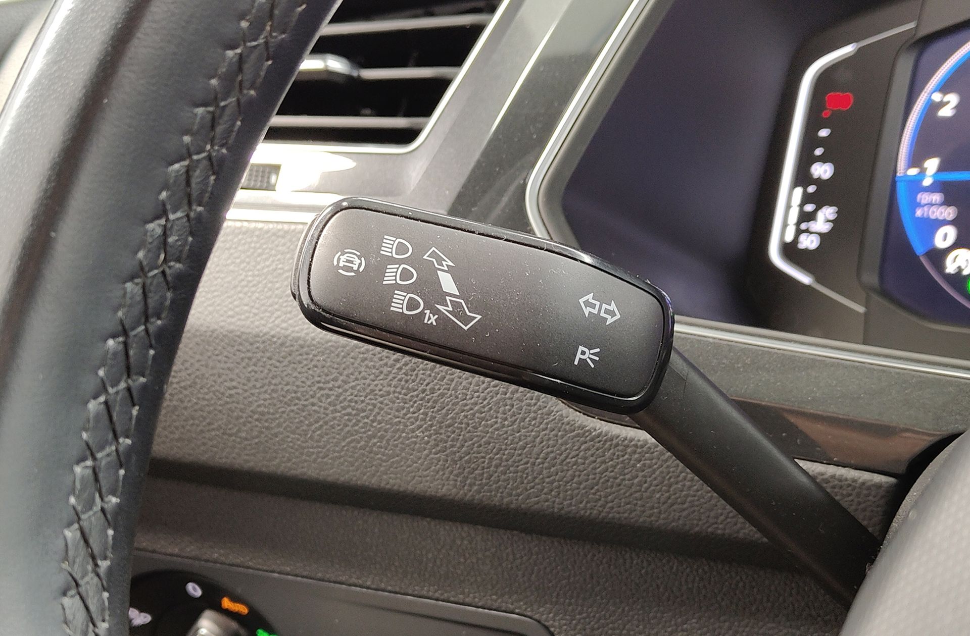 Volkswagen Tiguan R-Line 1.5 TSI DSG - foto 28