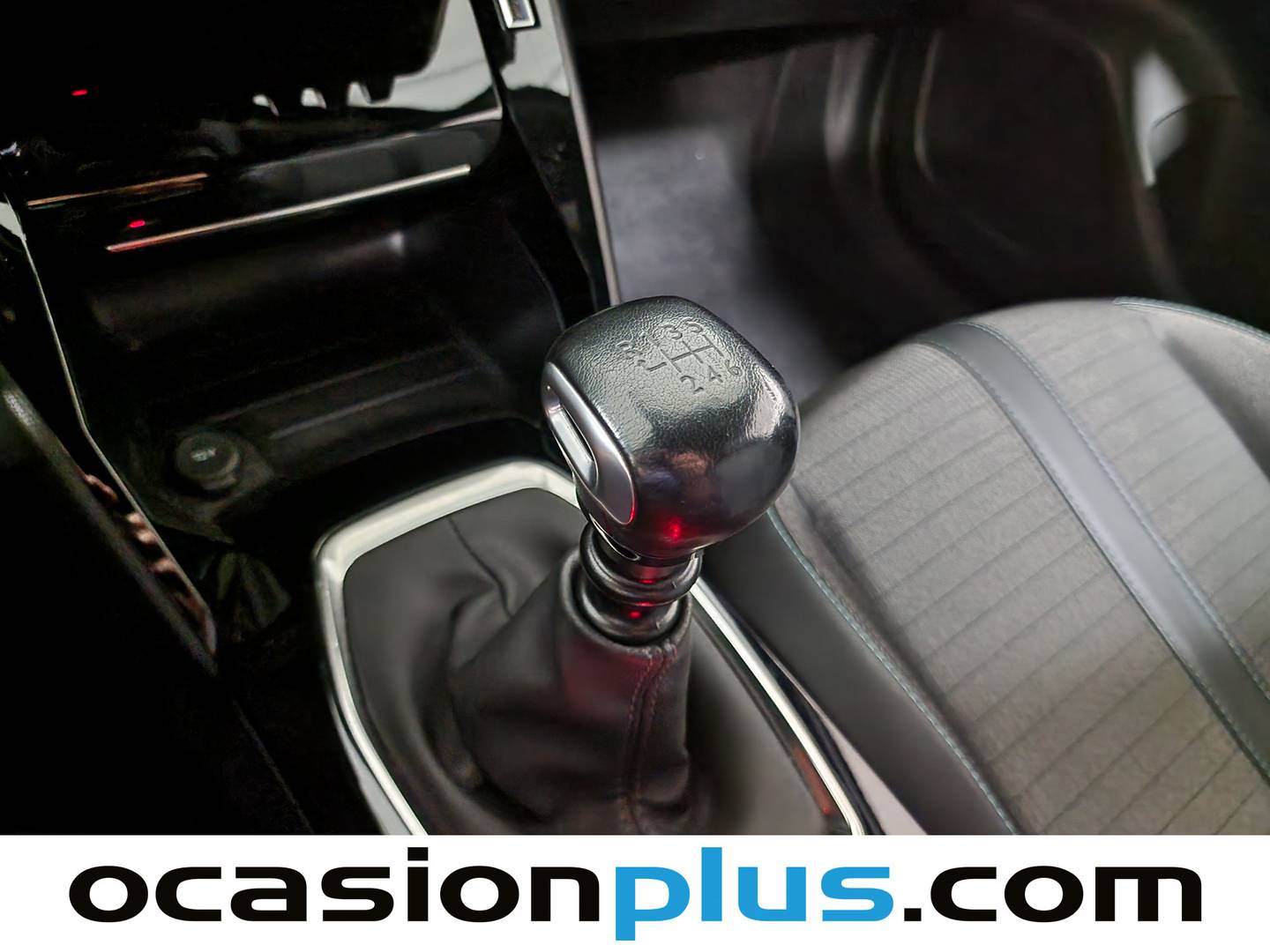 Foto Peugeot 2008 Peugeot 2008 PureTech 130 S&S Allure Pack (130 CV)