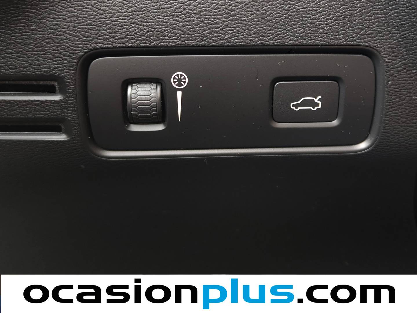 Accesorios del Volvo XC40 Volvo XC40 T3 Momentum Pro Auto (163 CV)