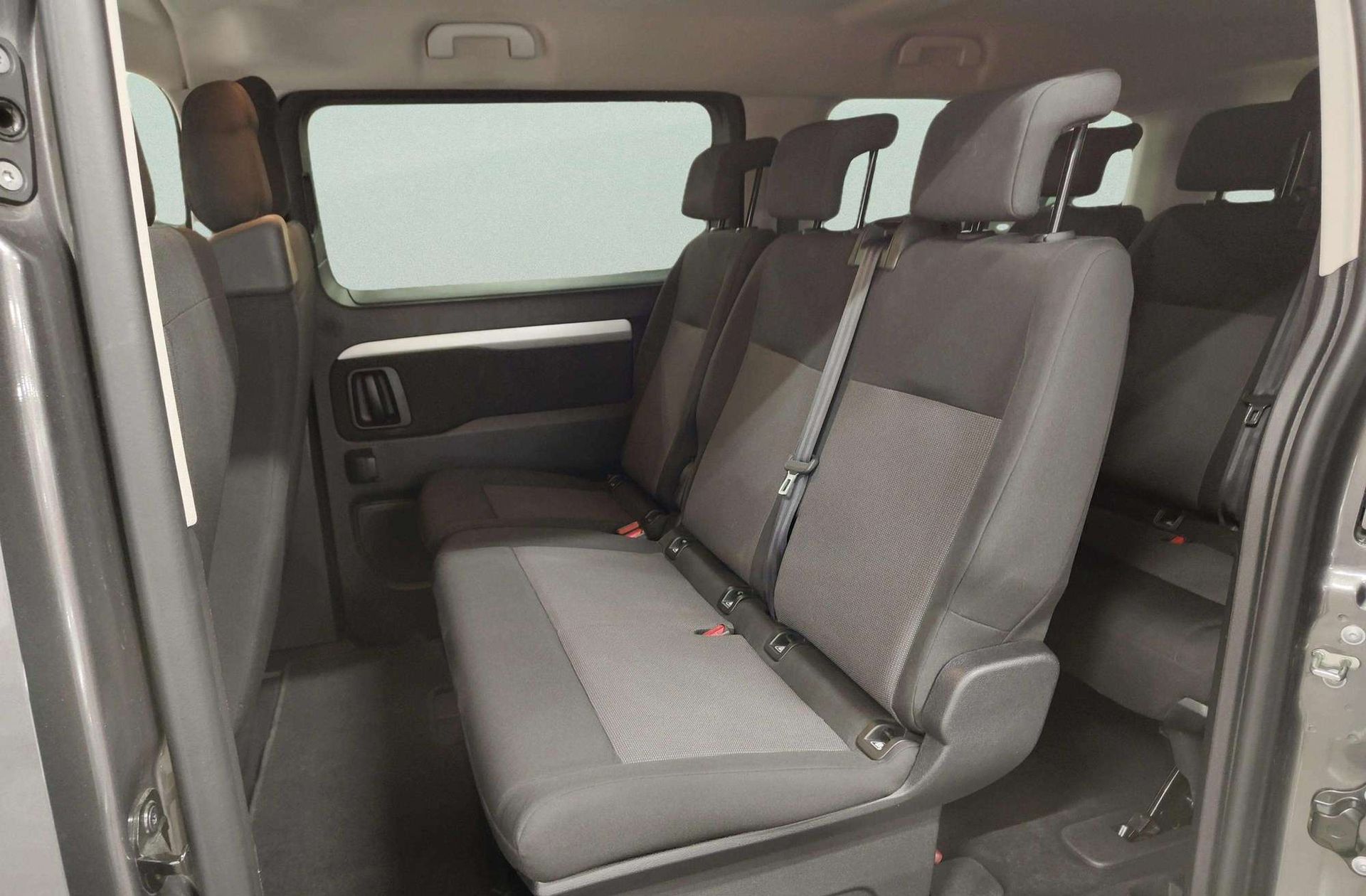Toyota Proace Verso 2.0D VX Shuttle 9 plazas - foto 14