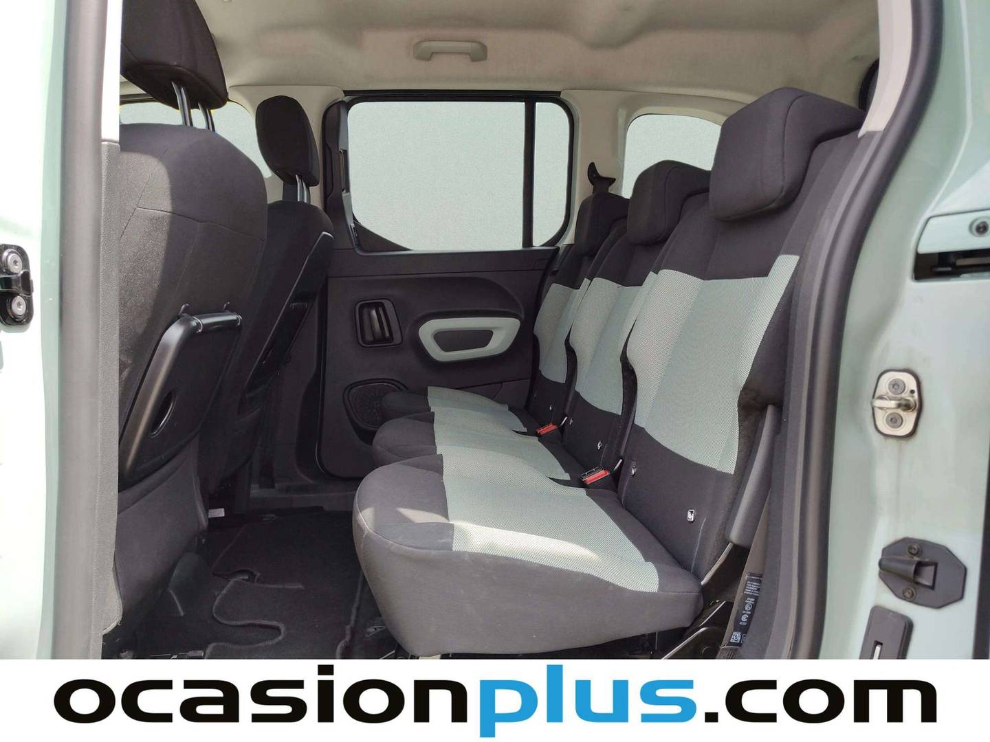 Foto asientos traseros Citroën Berlingo Citroën Berlingo BlueHDi 100 S&S Talla M Shine (102 CV)