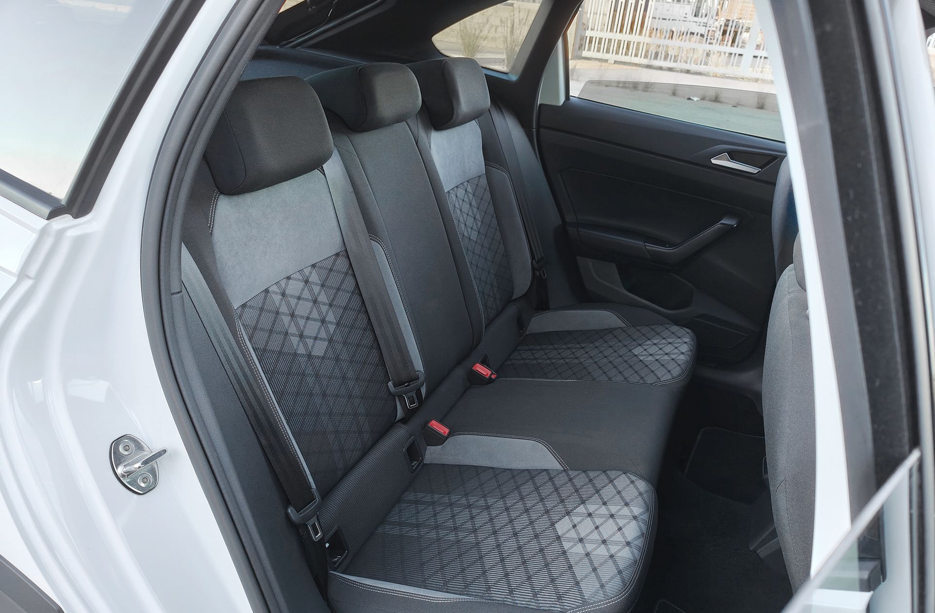 Volkswagen Taigo R-Line 1.0 TSI - foto 17