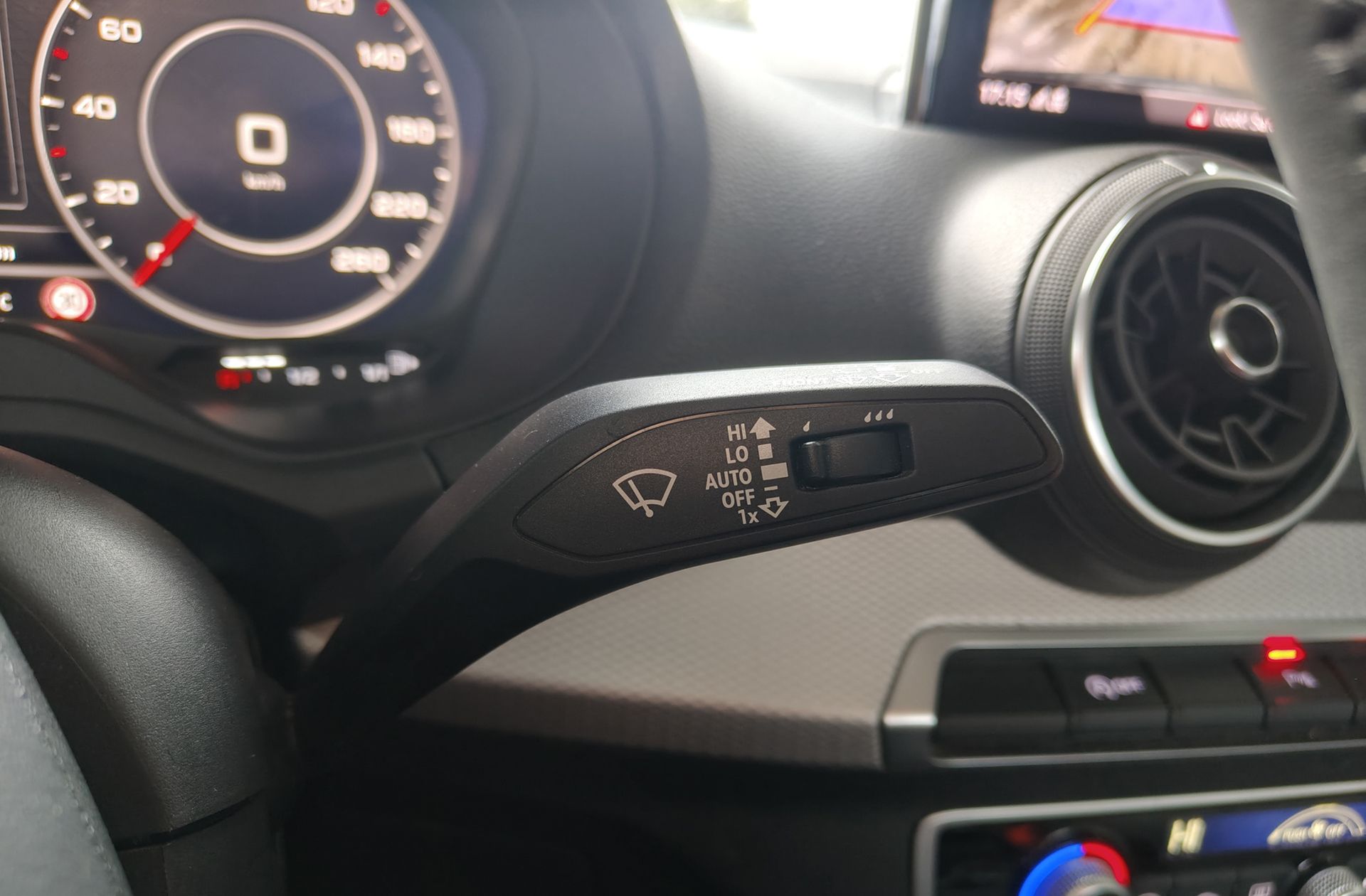 Audi Q2 Advanced 35 TFSI S tronic - foto 30