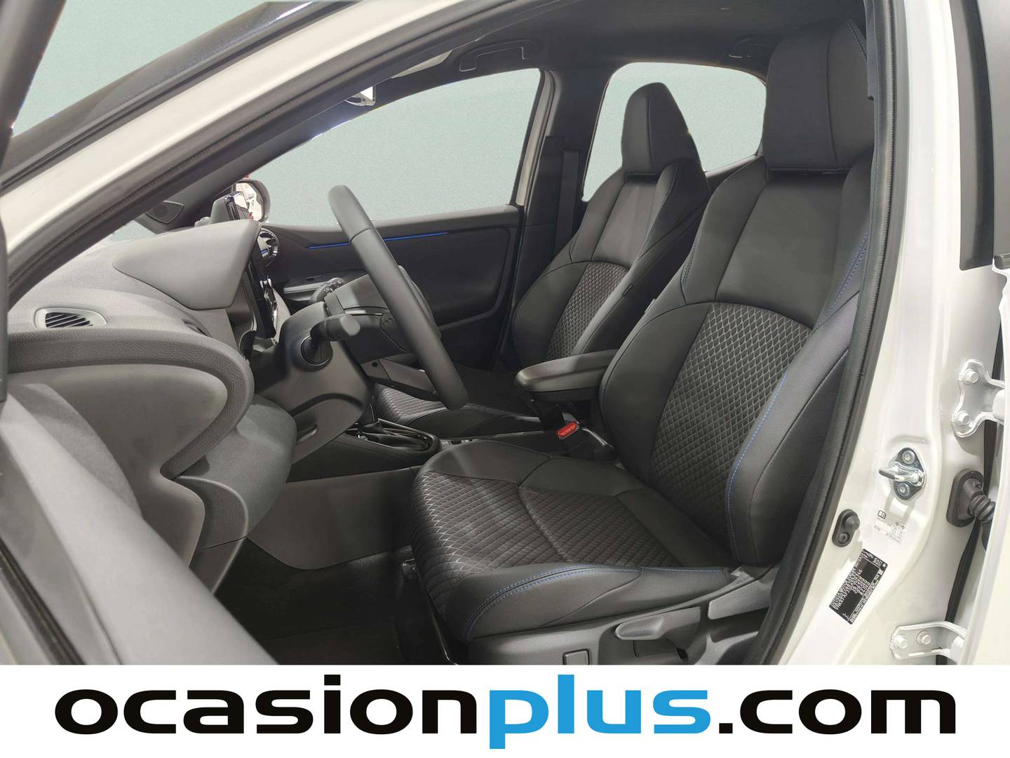 Foto asientos delanteros Toyota Yaris Toyota Yaris 120H Style (116 CV)