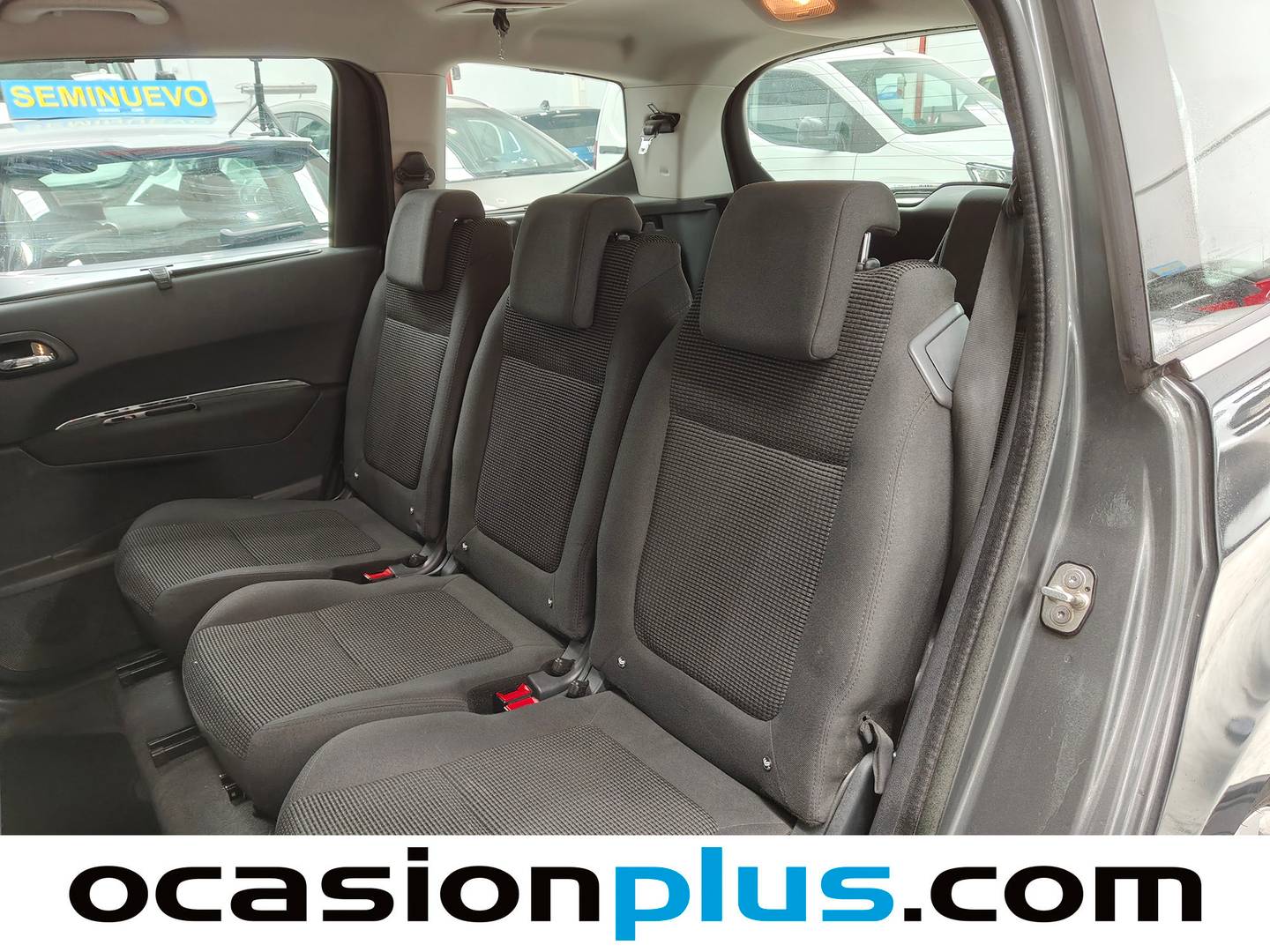 Foto asientos traseros Peugeot 5008 Peugeot 5008 1.6 HDI FAP Active (115 CV) 7 Plazas