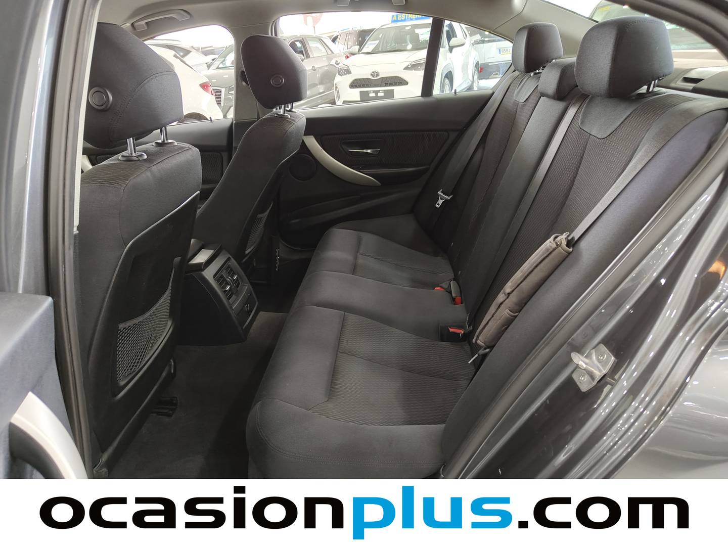 Foto asientos traseros BMW Serie 3 BMW Serie 3 318d (143 CV)