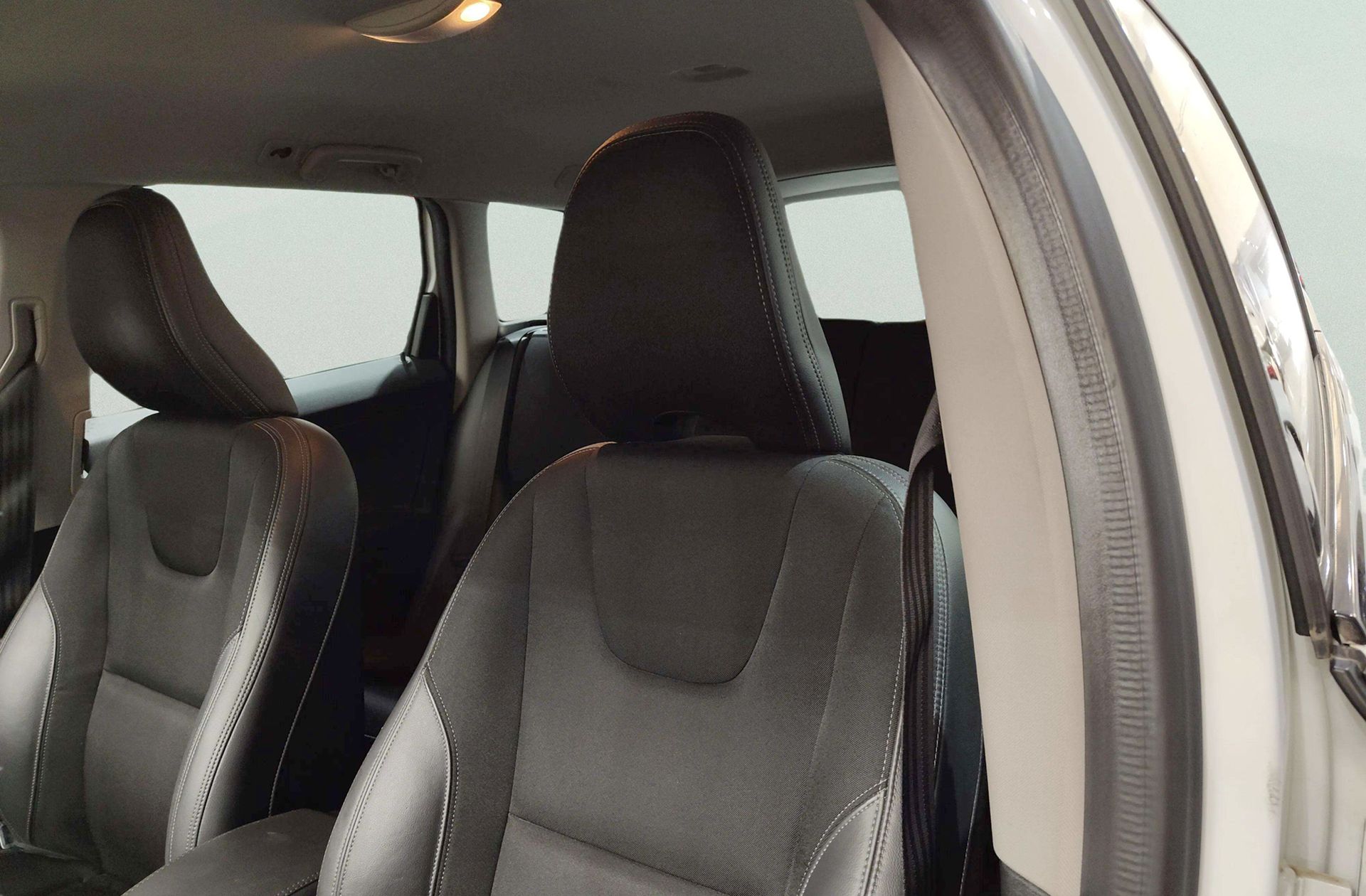 Volvo XC60 D4 Momentum - foto 6