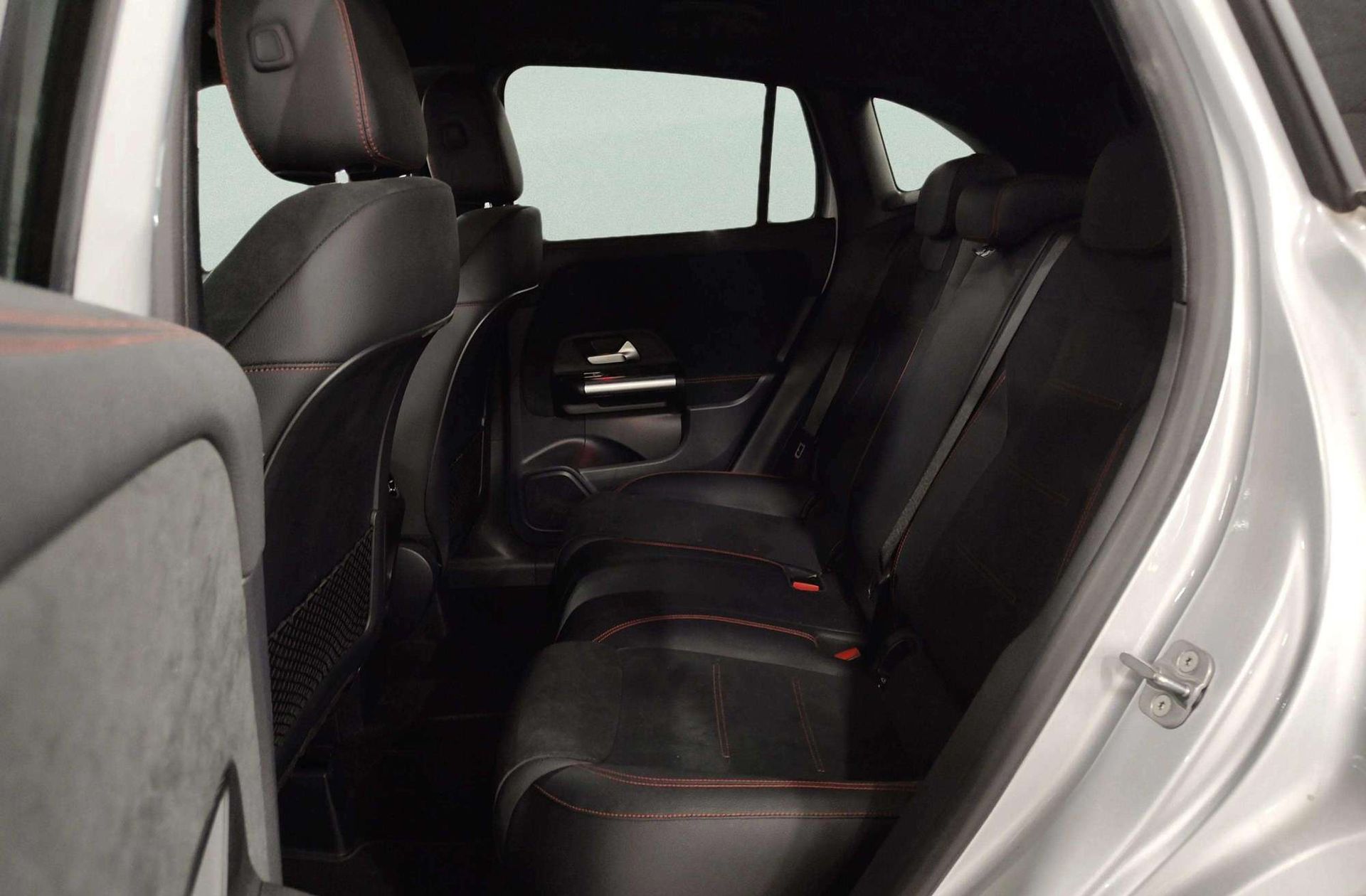 Mercedes-Benz GLA 200 Pack AMG - foto 13