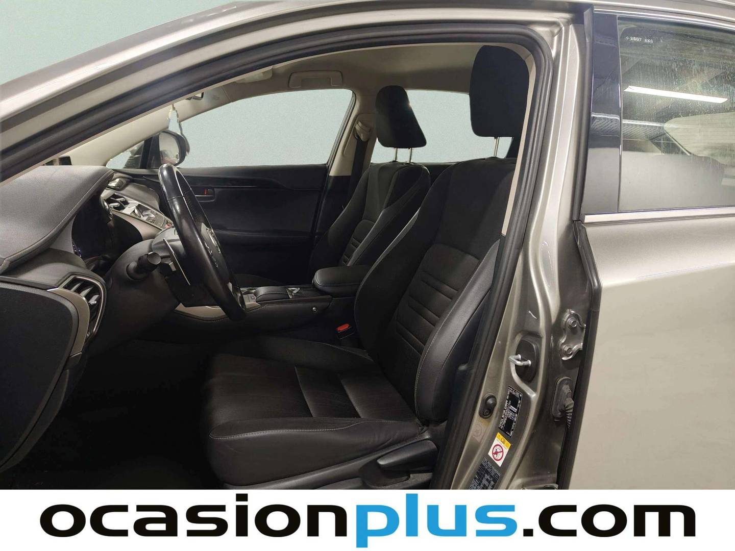 Foto asientos delanteros Lexus NX Lexus NX 300h Business 2WD (197 CV)