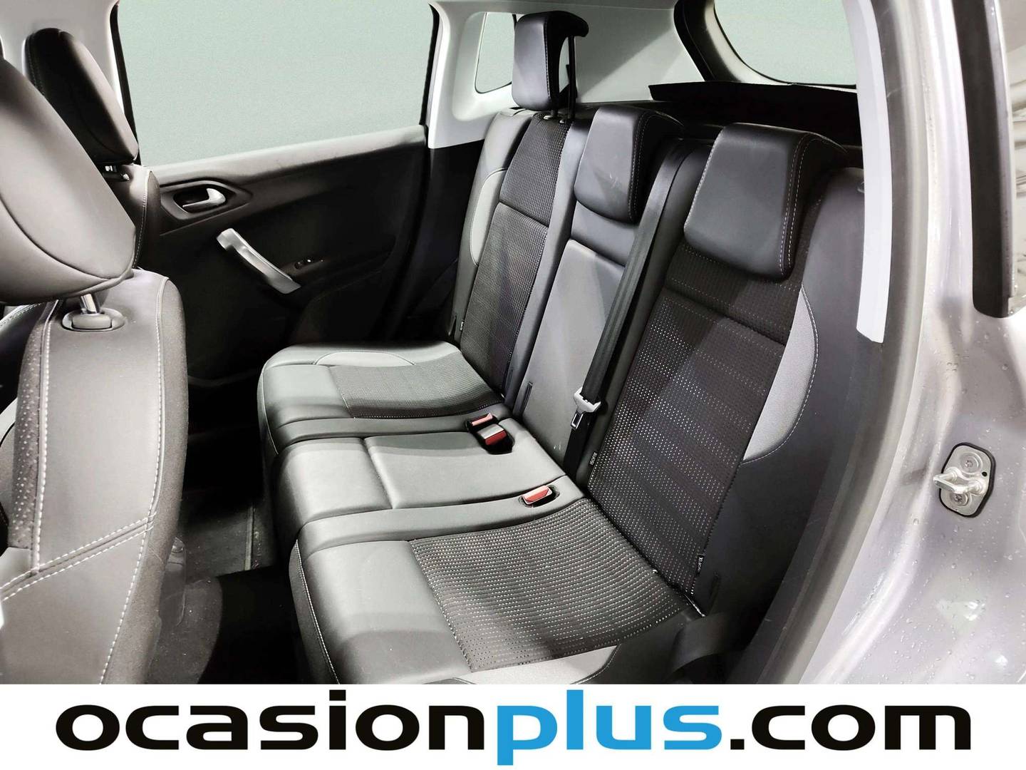 Foto asientos traseros Peugeot 2008 Peugeot 2008 PureTech 110 S&S Allure EAT6 (110 CV)