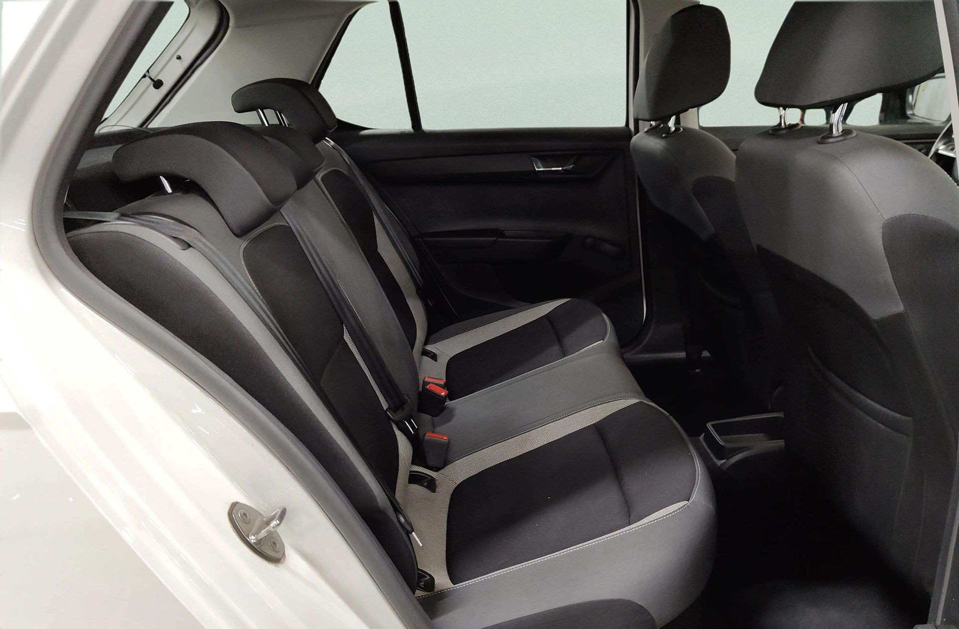 Škoda Fabia 1.4 TDI Ambition - foto 13